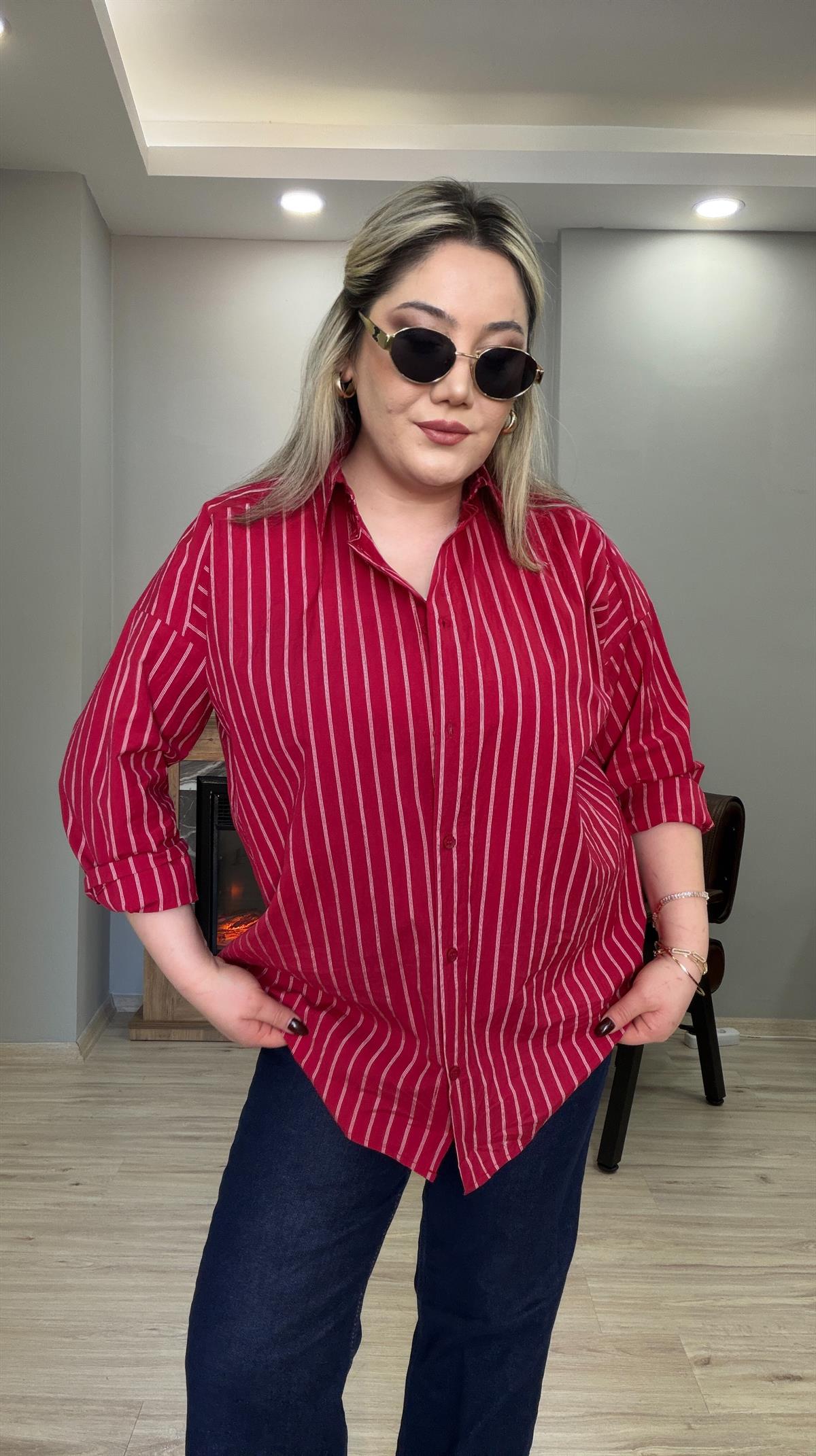 KIRMIZI ÇİZGİLİ GÖMLEK 