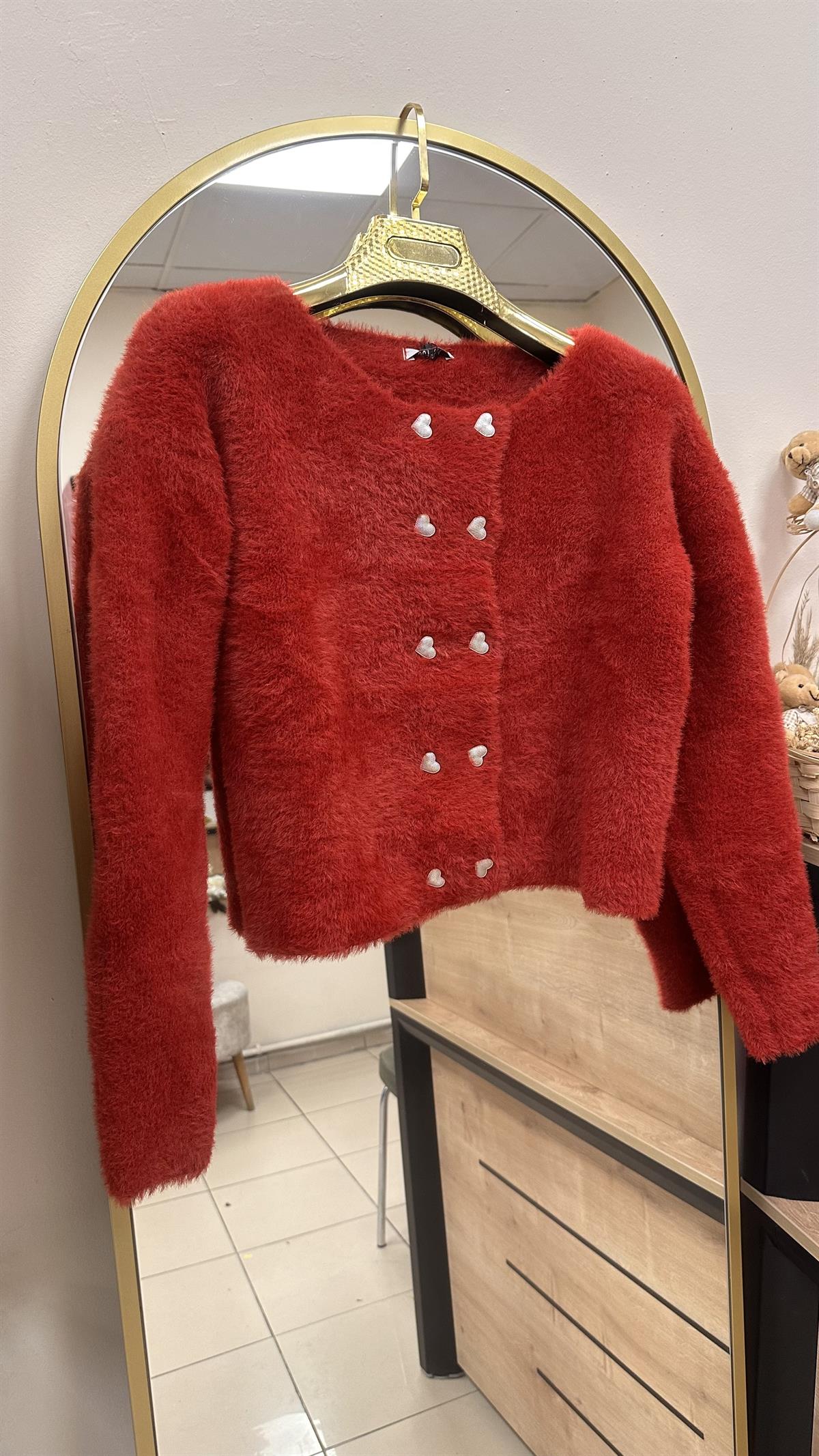 KIRMIZI KALP DÜĞMELİ ANGORA HIRKA