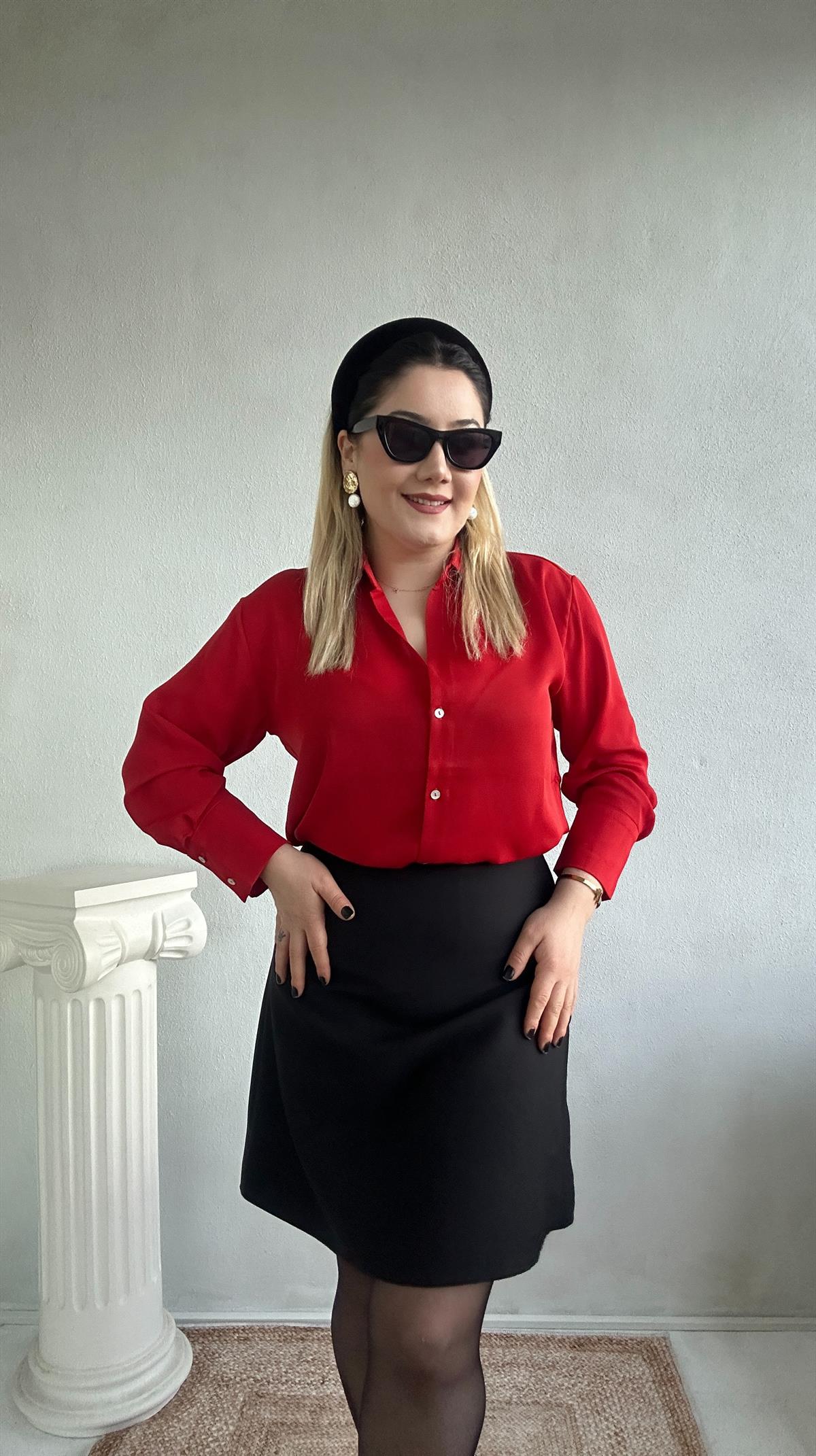 Kırmızı pamuk saten gömlek