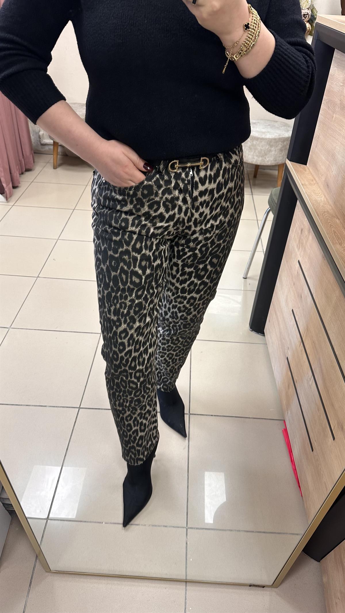 LEOPAR DESEN BOYFİT MODEL JEAN KOYU TON