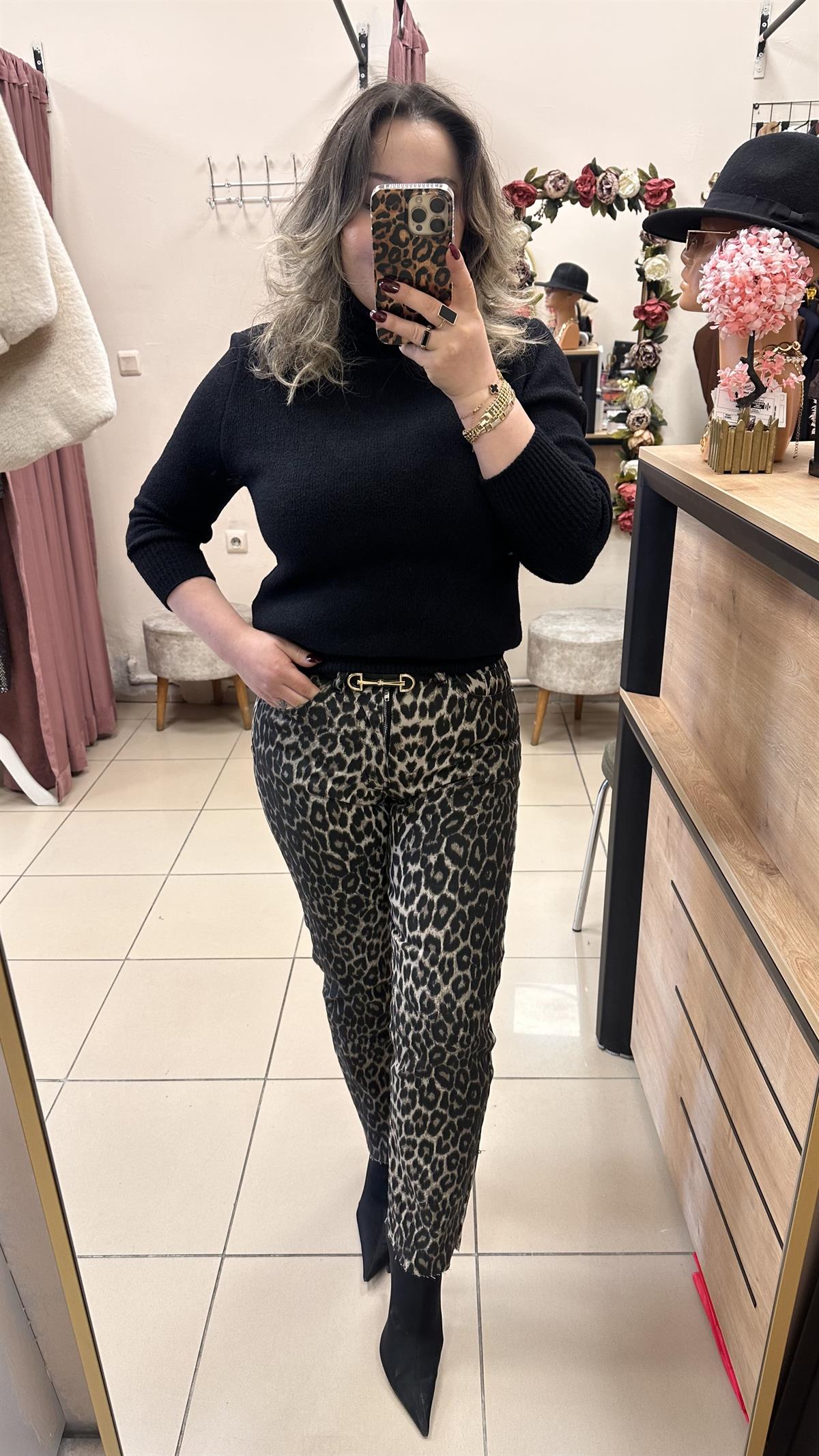 LEOPAR DESEN BOYFİT MODEL JEAN KOYU TON