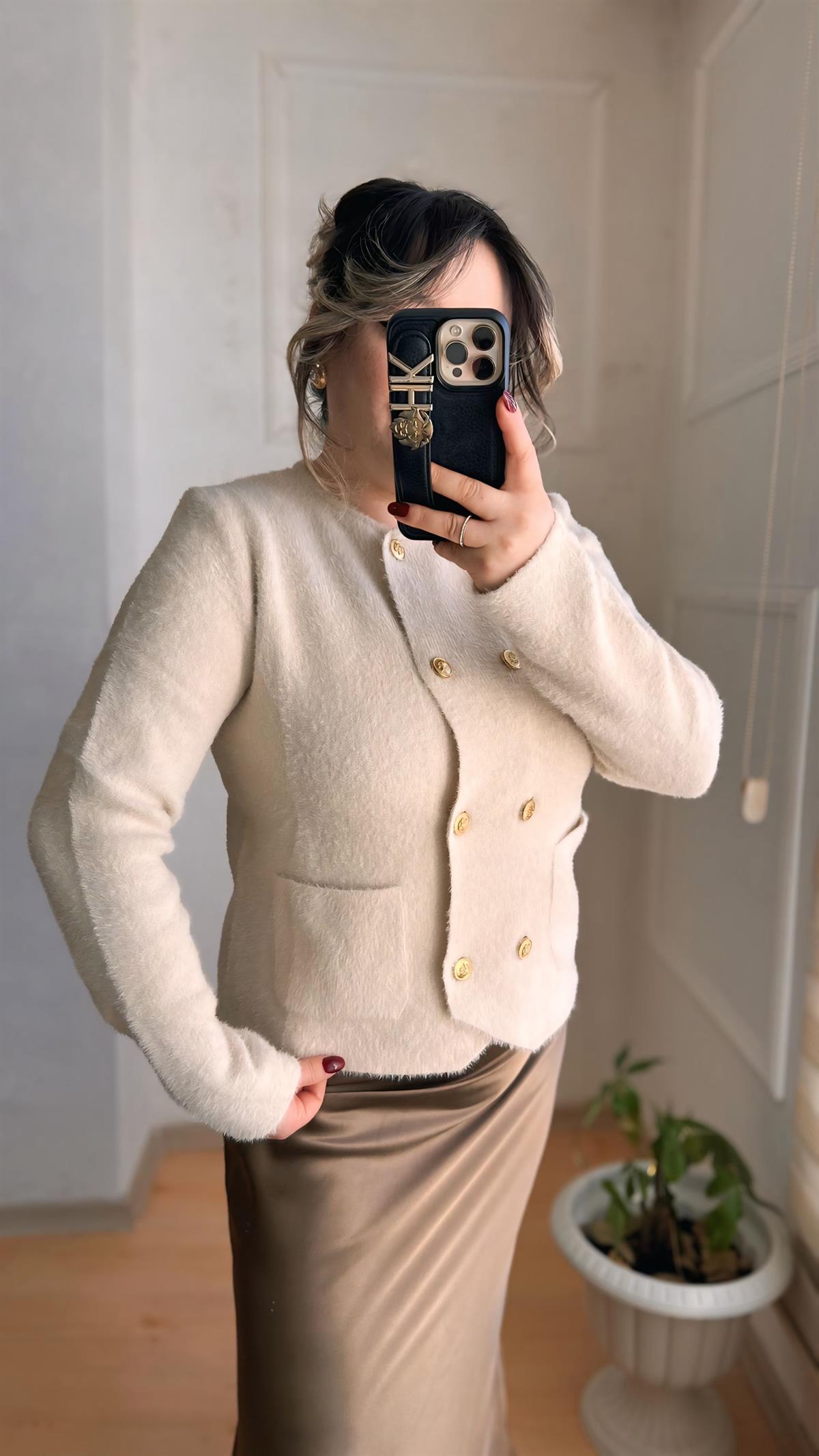 MASSİ GOLD DÜĞMELİ ANGORA HIRKA EKRU