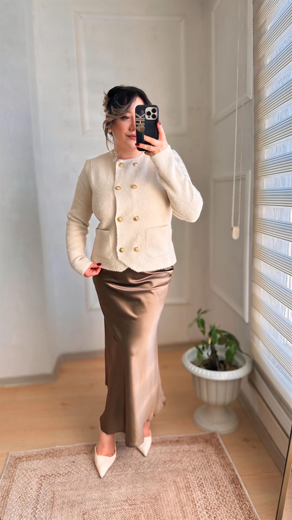 MASSİ GOLD DÜĞMELİ ANGORA HIRKA EKRU