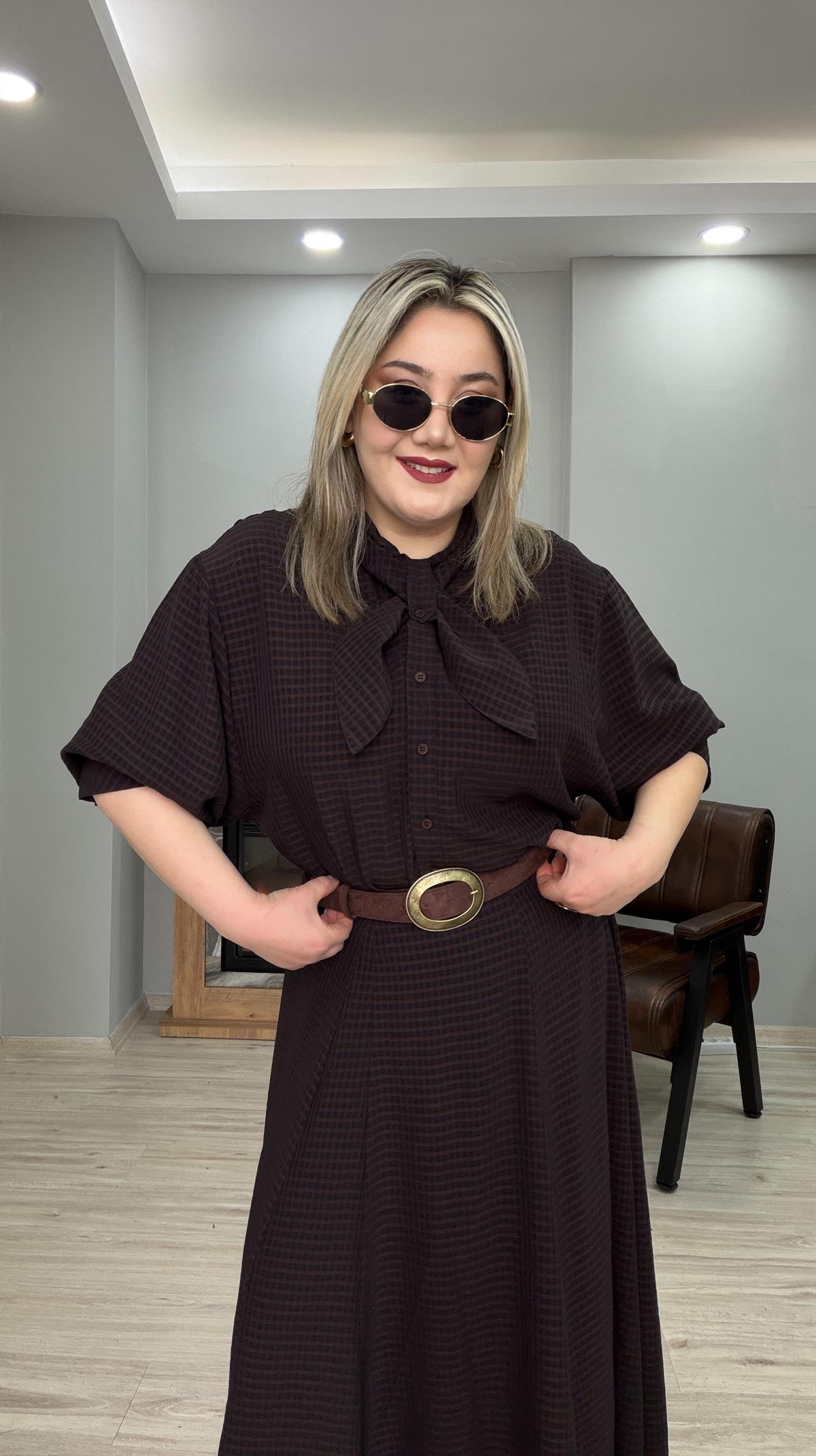 MİNİ EKOSE DESEN FULAR YAKA GÖMLEK KAHVE 