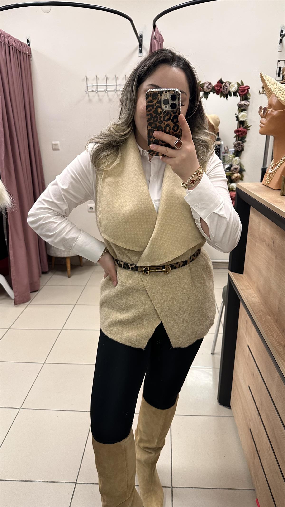 ŞAL YAKA KEÇE YELEK CAMEL