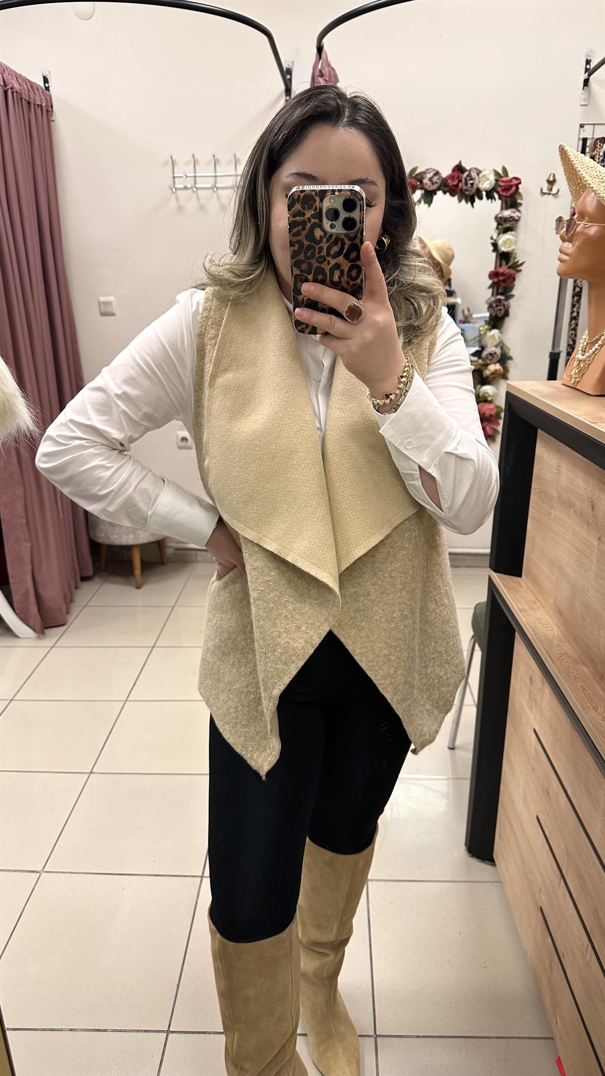 ŞAL YAKA KEÇE YELEK CAMEL