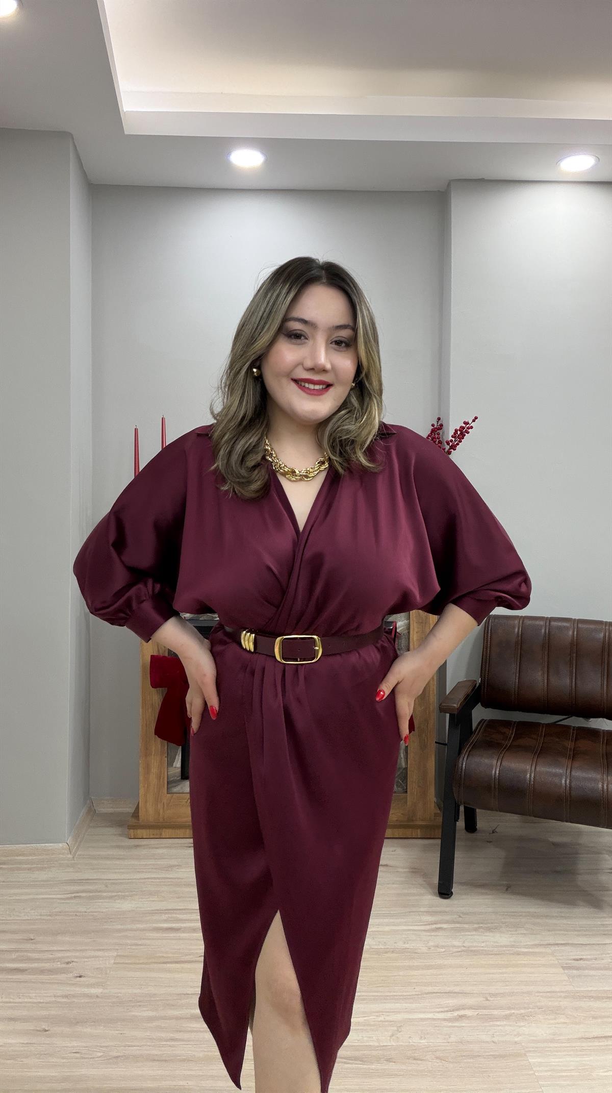 SATEN KRUVAZE KEMERLİ ELBİSE MÜRDÜM