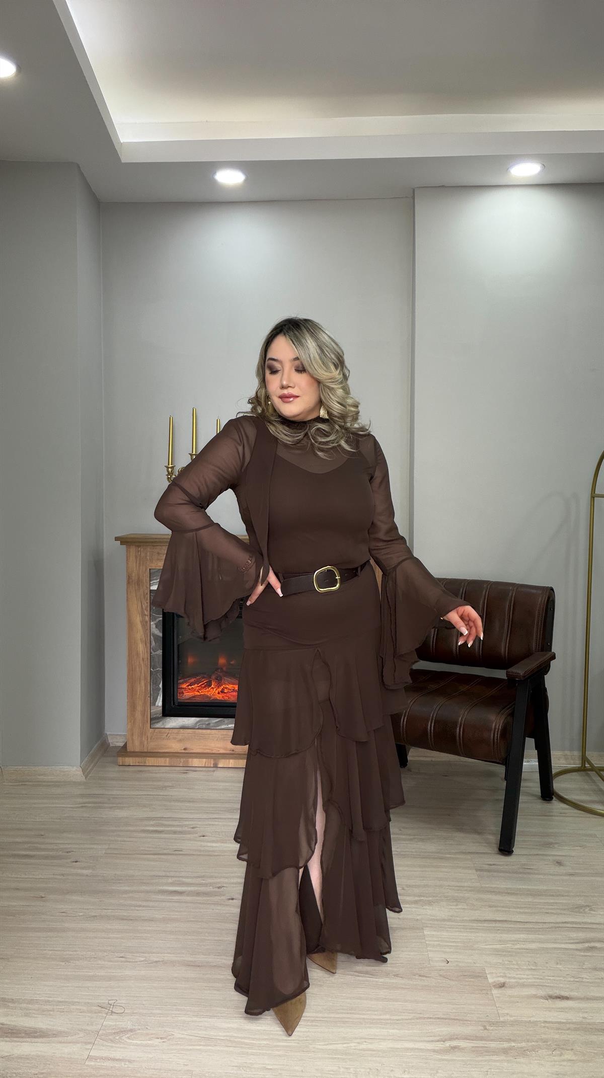 ŞİFON TÜL FIRFIR DETAYLI KEMERLİ ELBİSE KAHVE