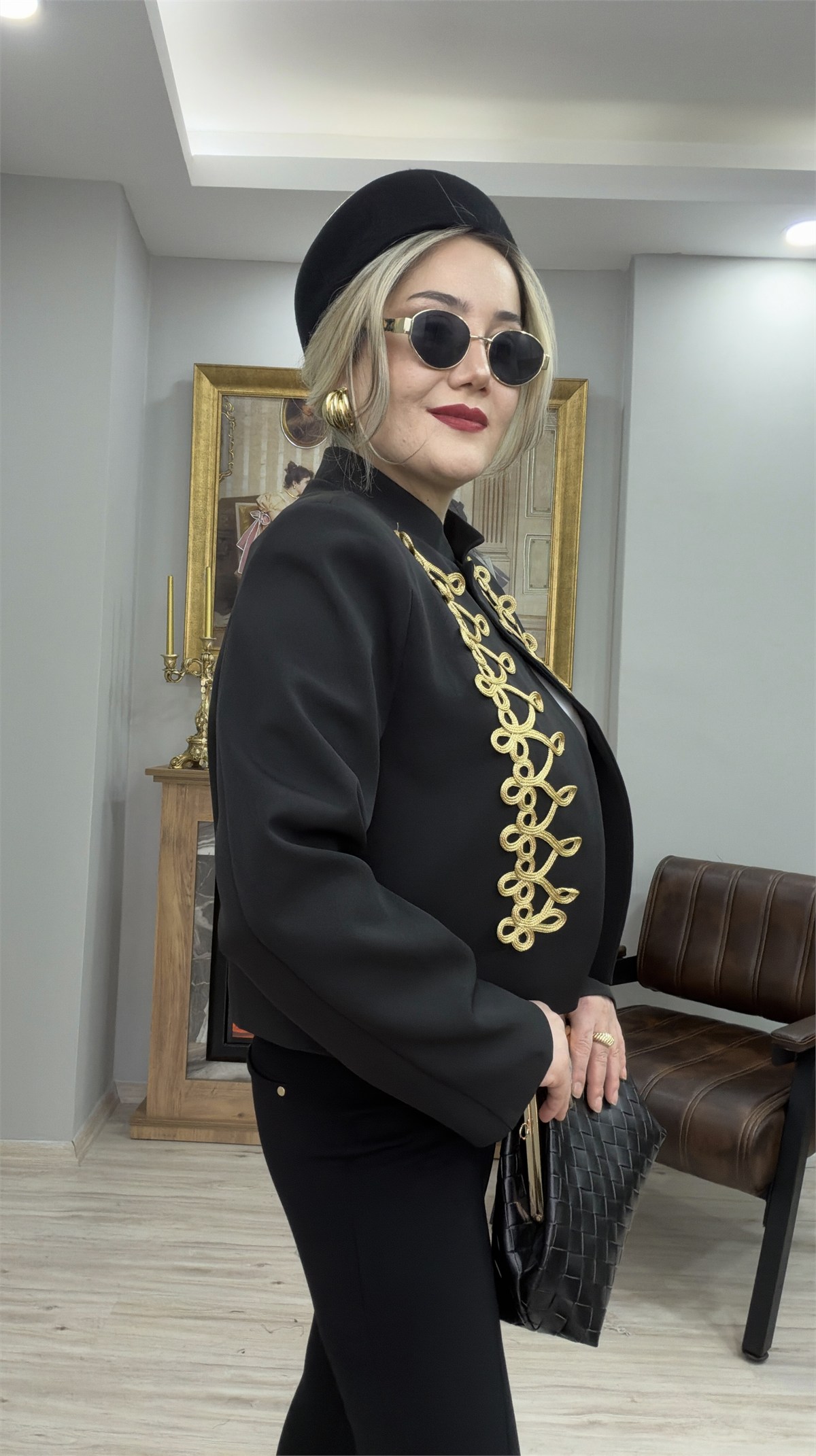 SIRMA NAKIŞLI DÜĞMELİ CROP CEKET