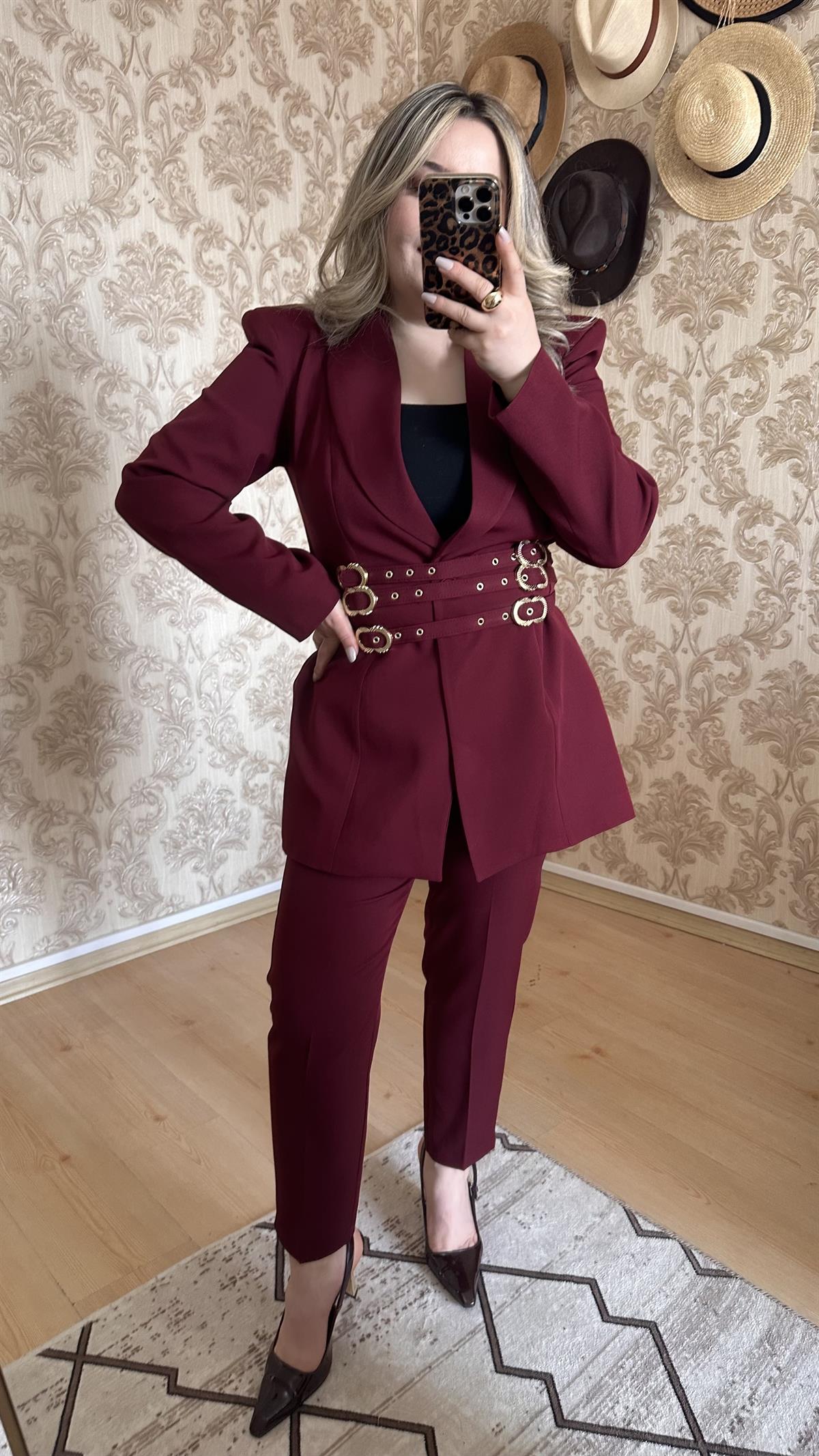 TASARIM VATKA DETAYLI KEMERLİ CEKET BORDO