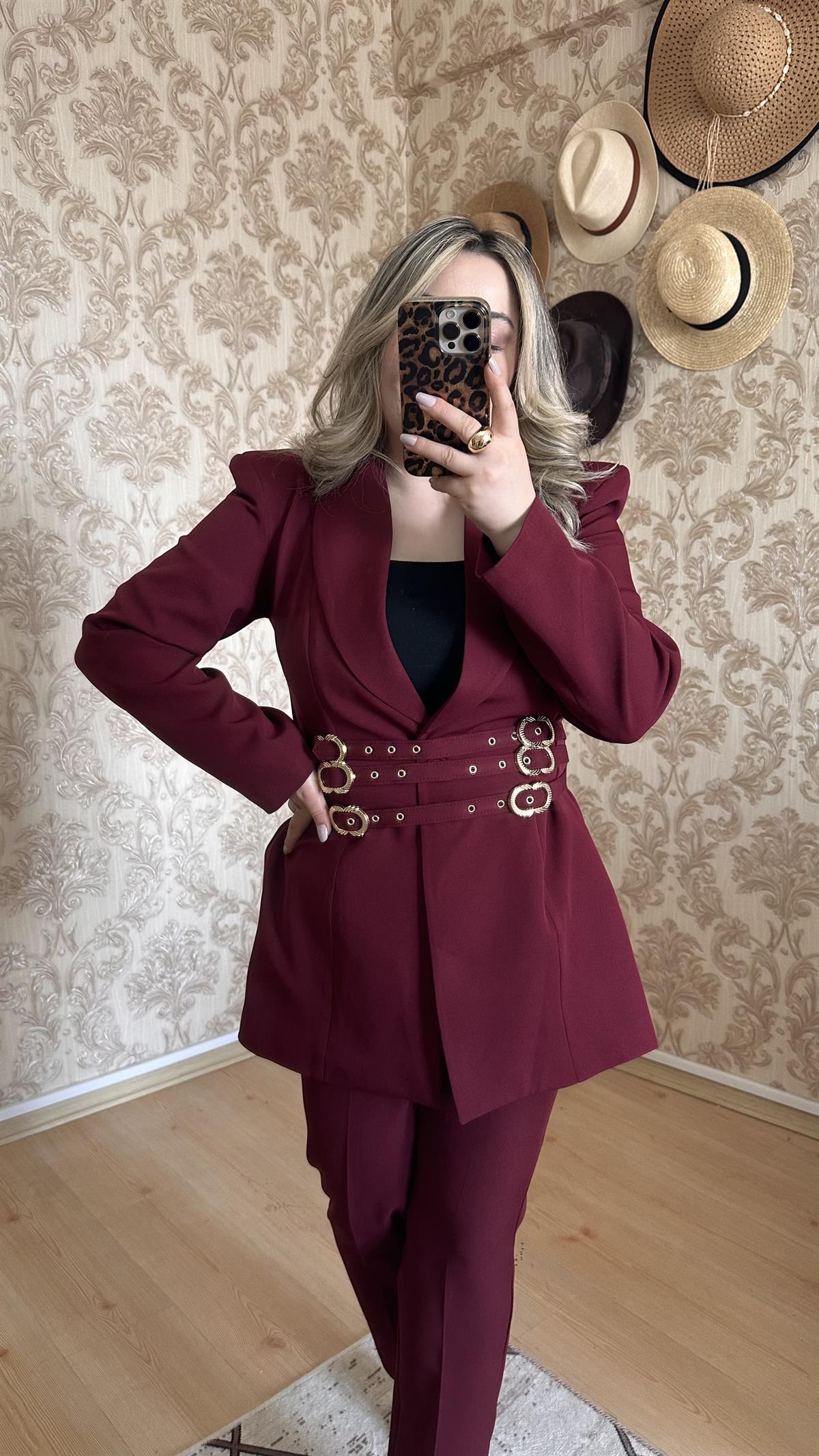 TASARIM VATKA DETAYLI KEMERLİ CEKET BORDO