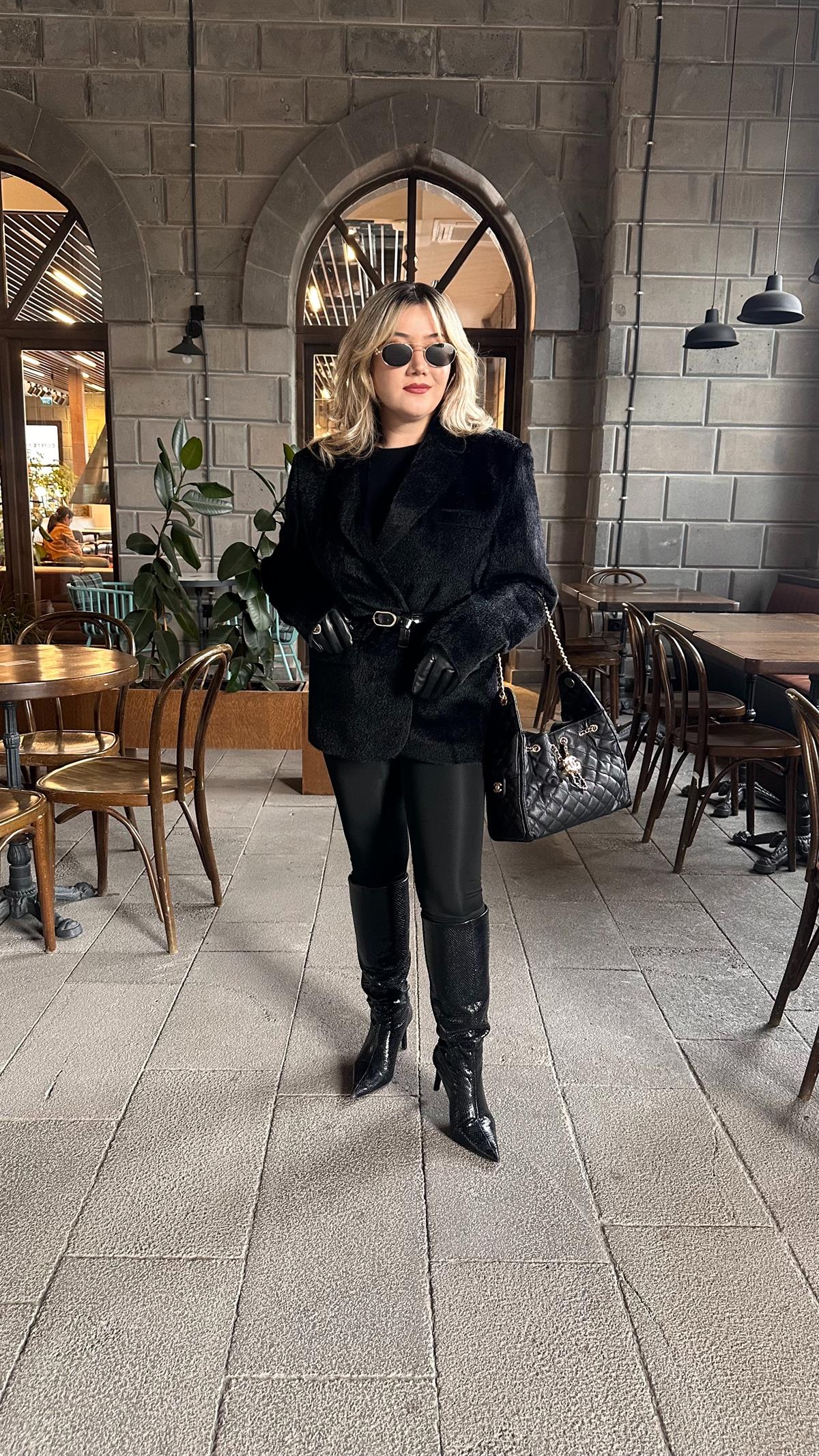 TAY TÜYLÜ KEMERLİ BLAZER CEKET SİYAH