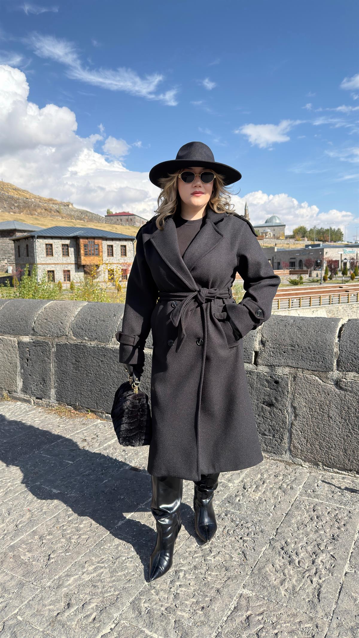 TRENÇ MODEL BELDEN KUŞAKLI KAŞE KABAN SİYAH  