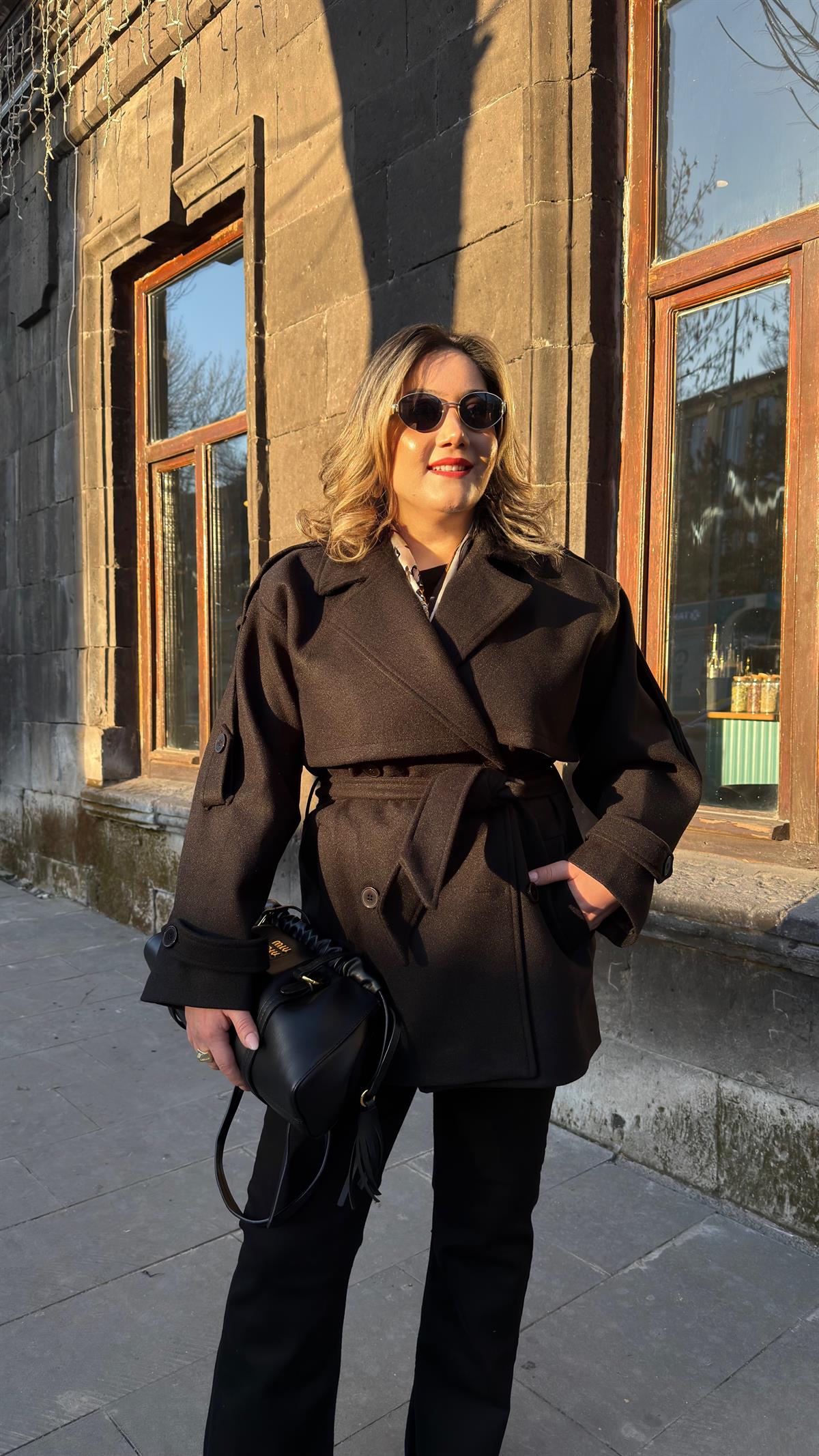TRENÇ MODEL KISA KAŞE KABAN SİYAH