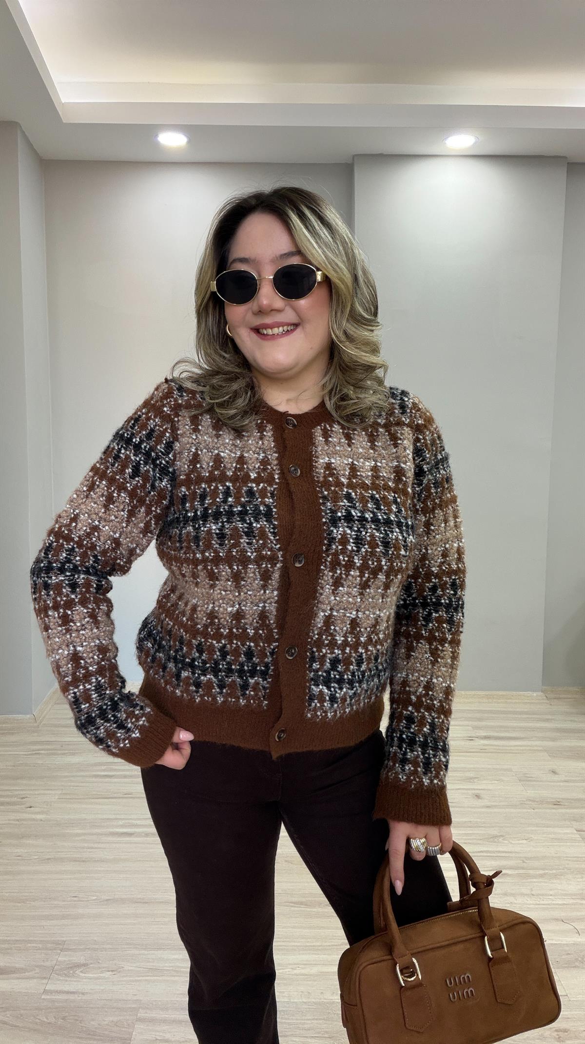 YAKARLI DÜĞMELİ HIRKA CAMEL