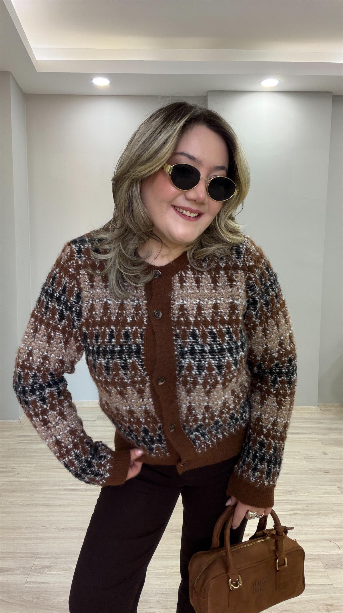 YAKARLI DÜĞMELİ HIRKA CAMEL