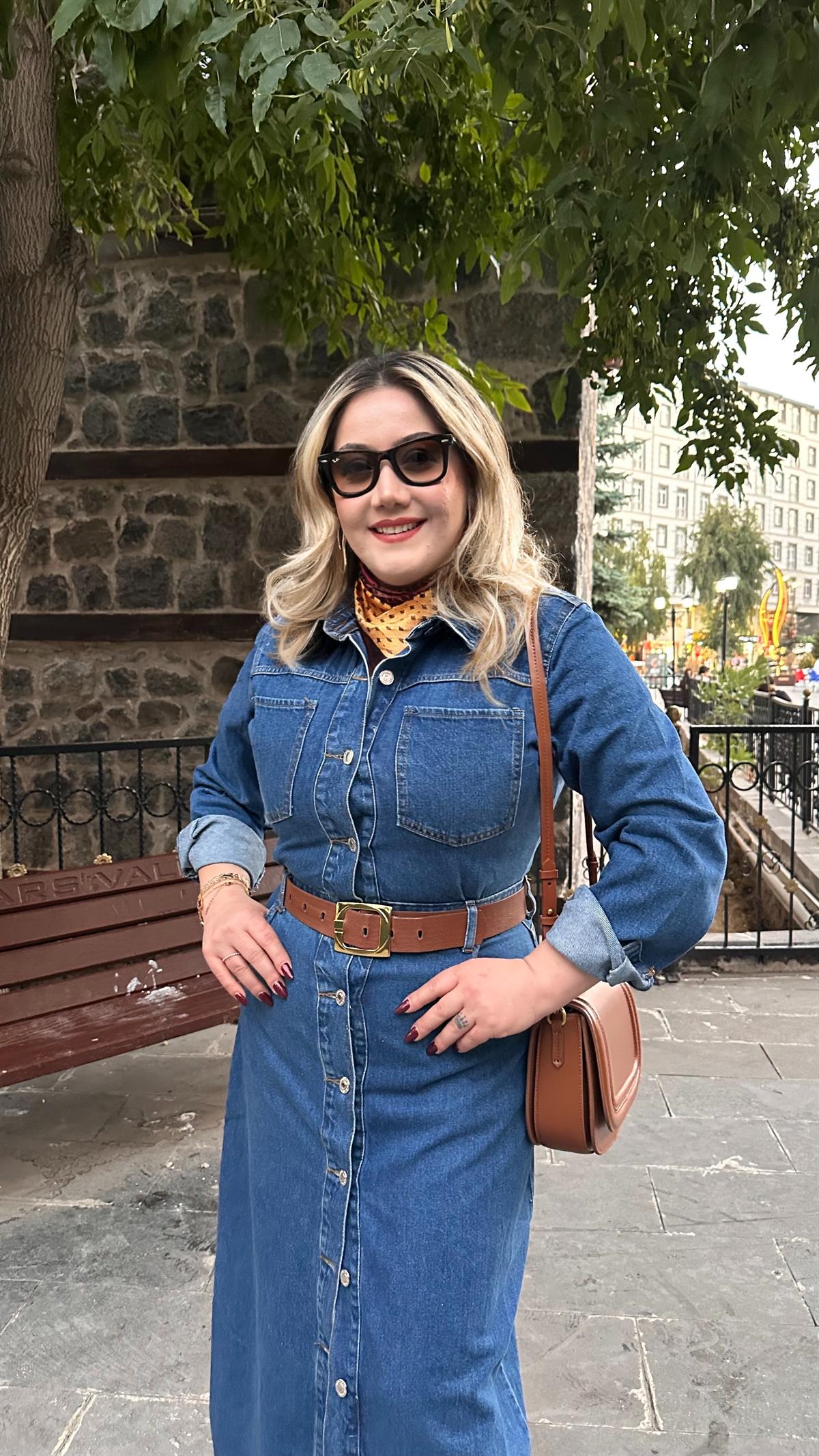 YANDAN CEP DETAYLI DÜĞMELİ JEAN ELBİSE
