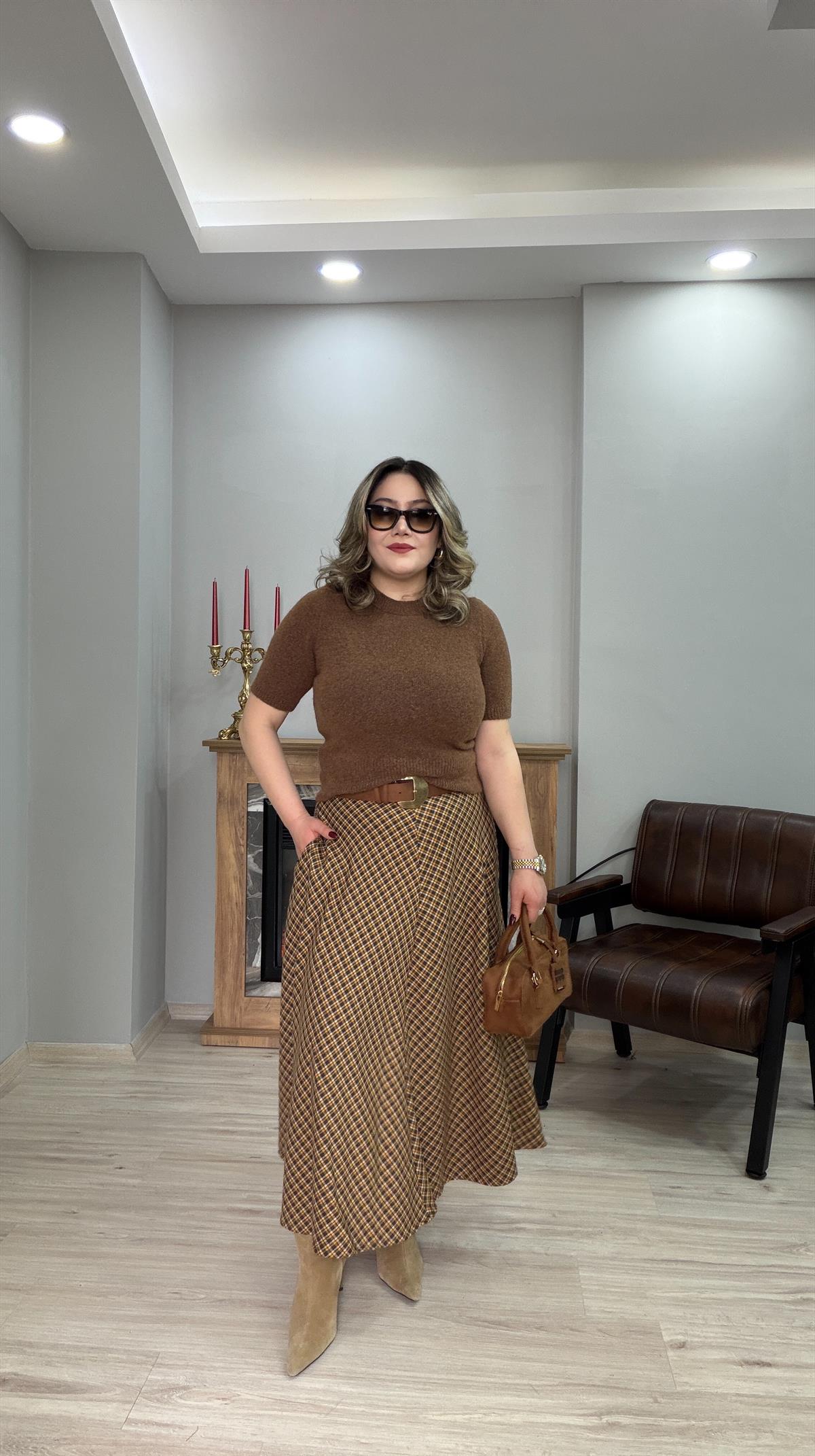 YANDAN CEPLİ MİNİ EKOSE DESEN ETEK KAHVE