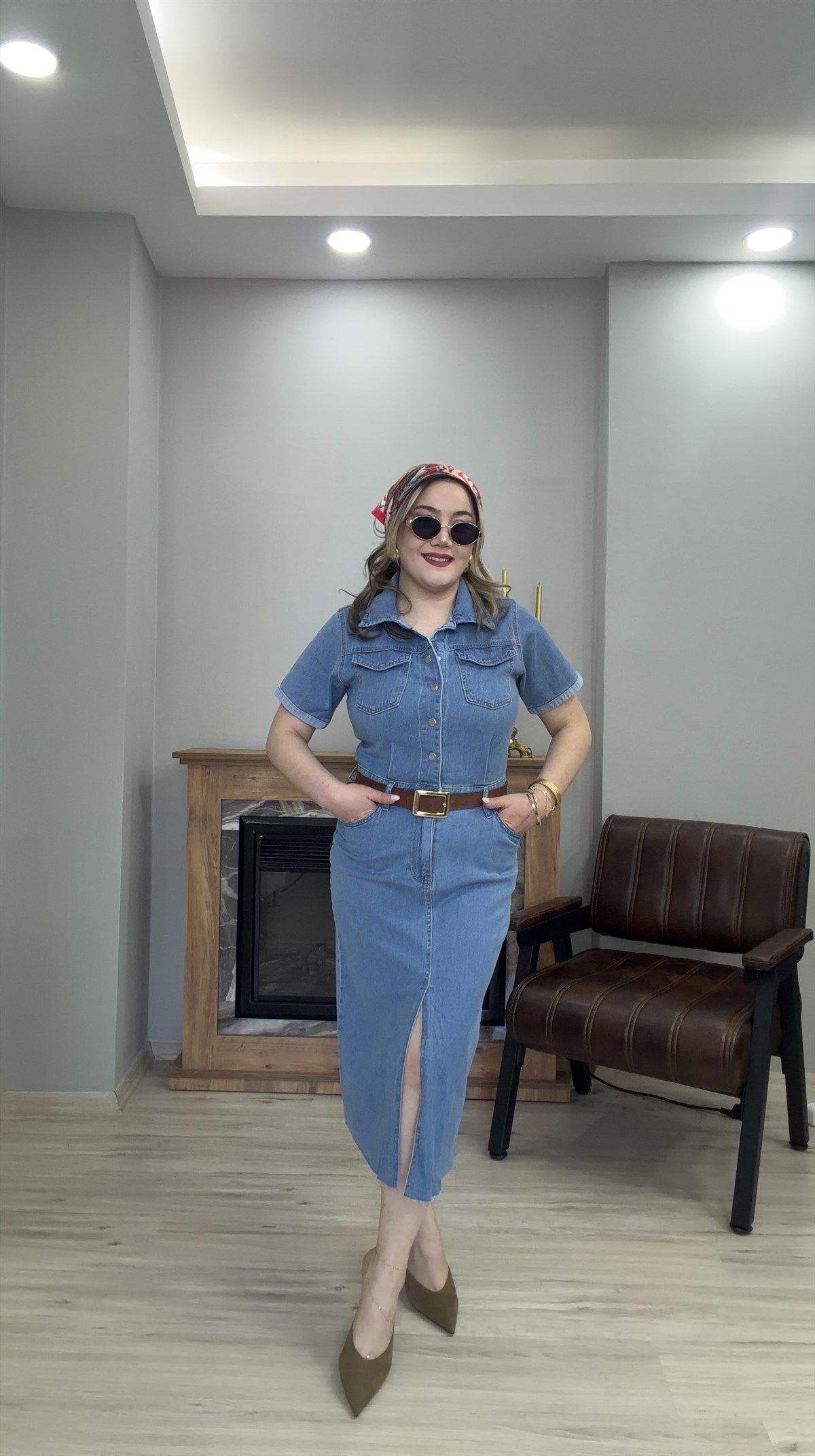 YIRTMAÇLI LİKRALI KISA KOL JEAN ELBİSE