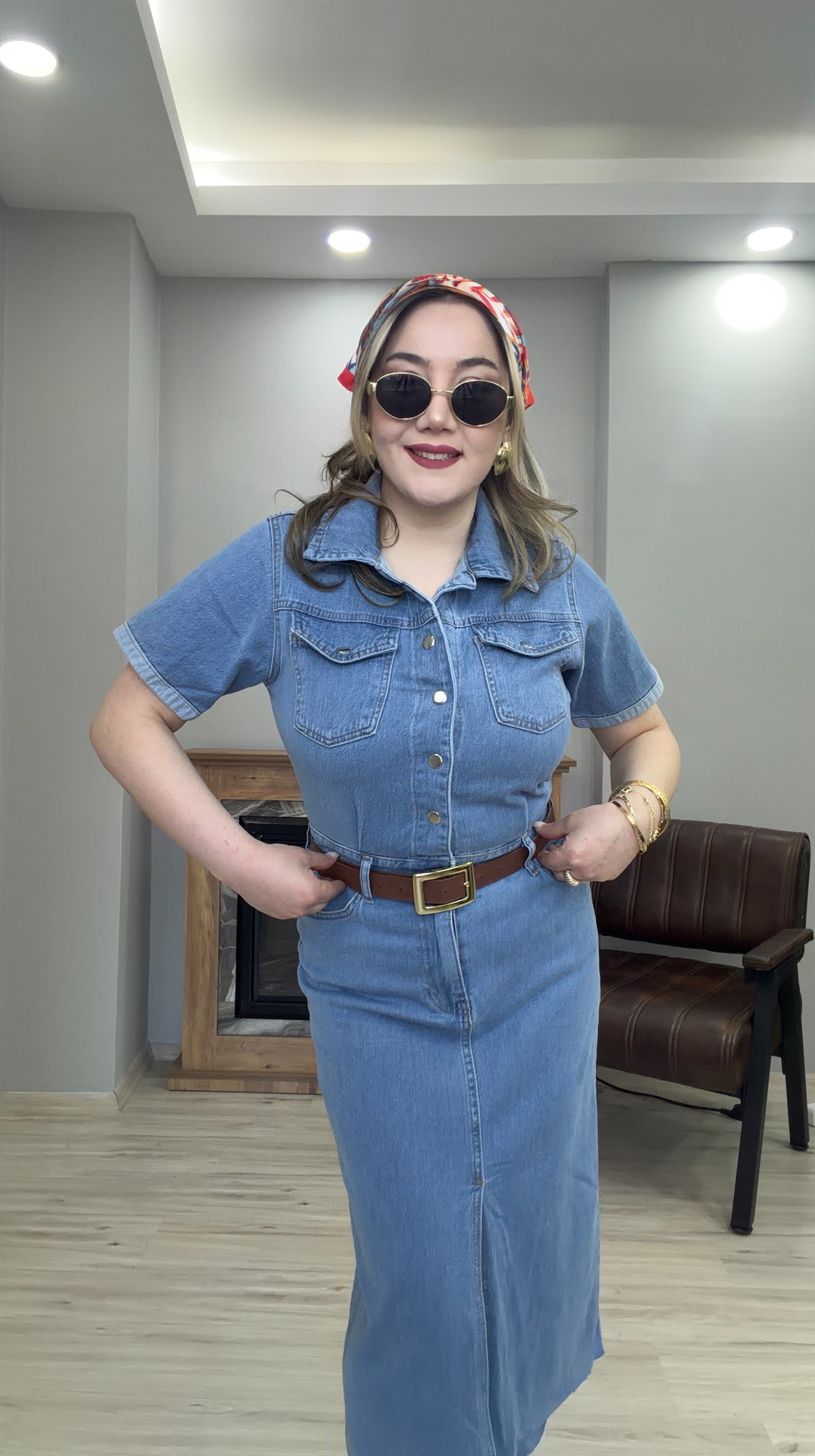 YIRTMAÇLI LİKRALI KISA KOL JEAN ELBİSE