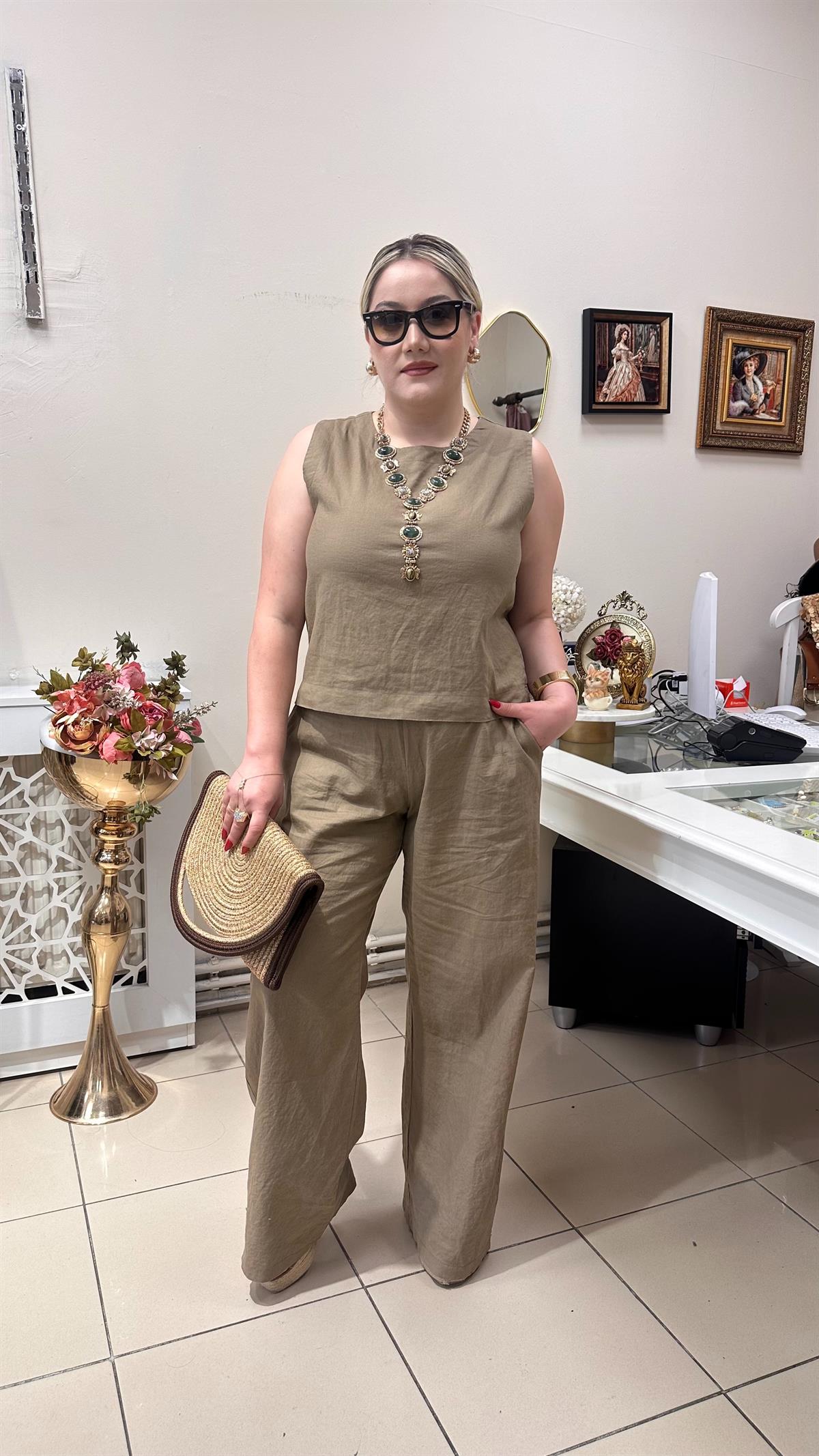 YUVARLAK YAKA KOLSUZ KETEN İKİLİ TAKIM CAMEL