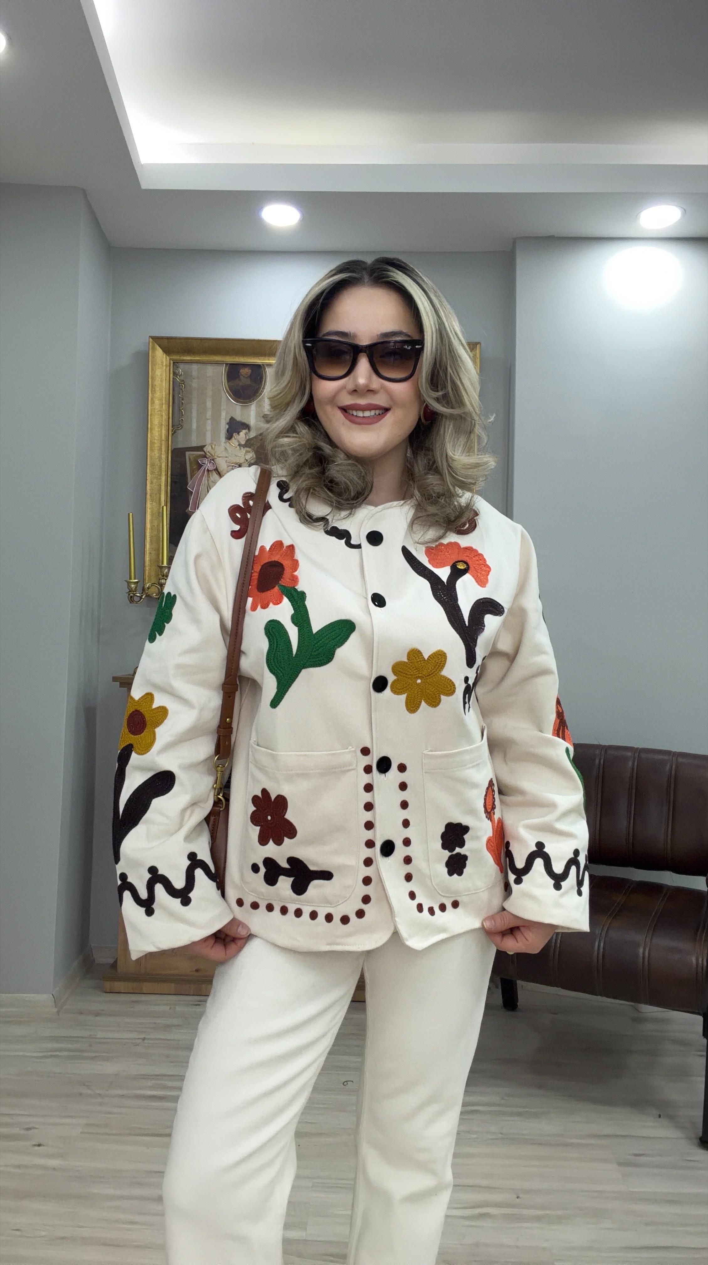 ÇİÇEK NAKIŞLI CEKET EKRU