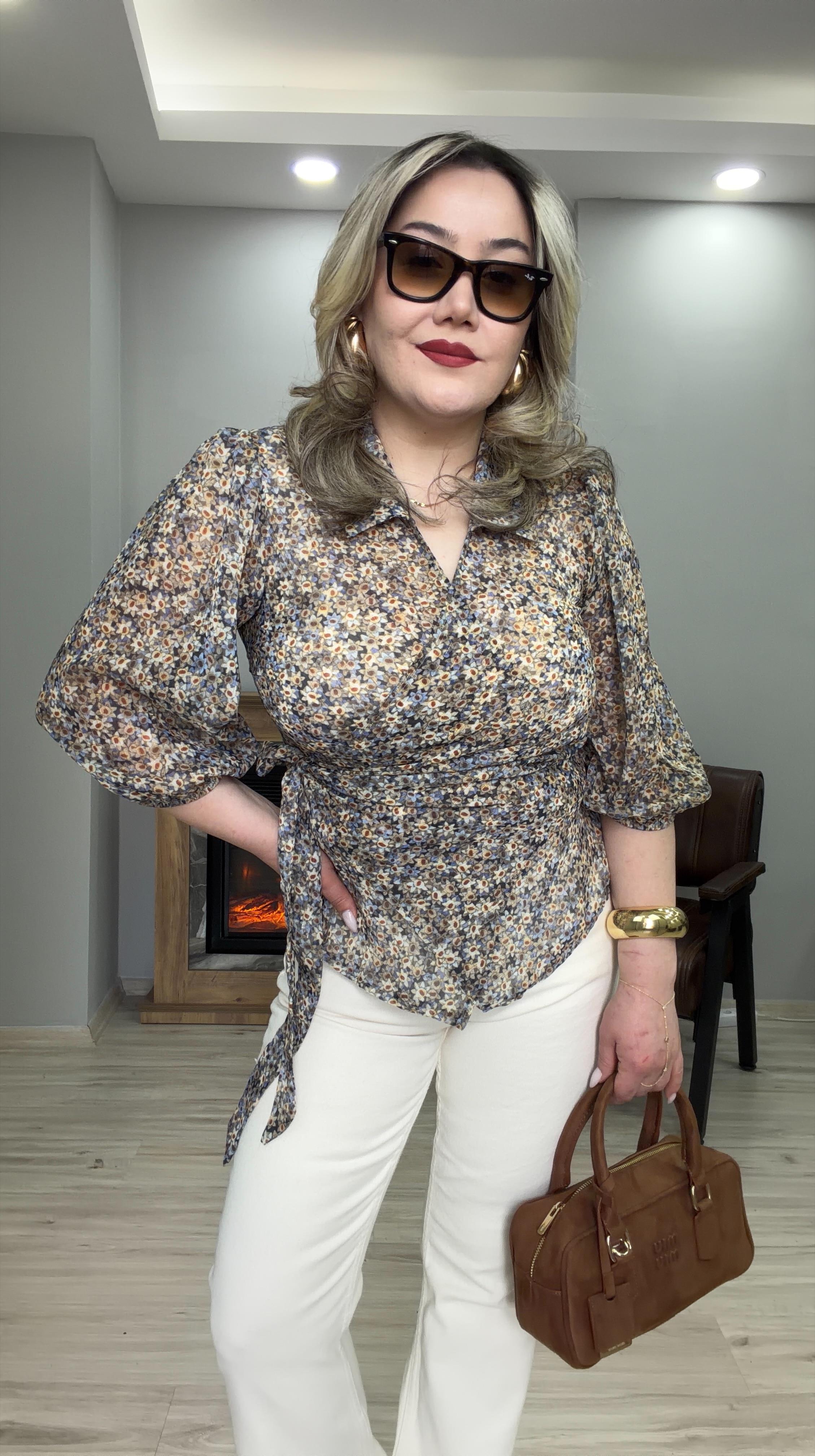 ÇİÇEKLİ ANVELOP ŞİFON BLUZ MAVİ