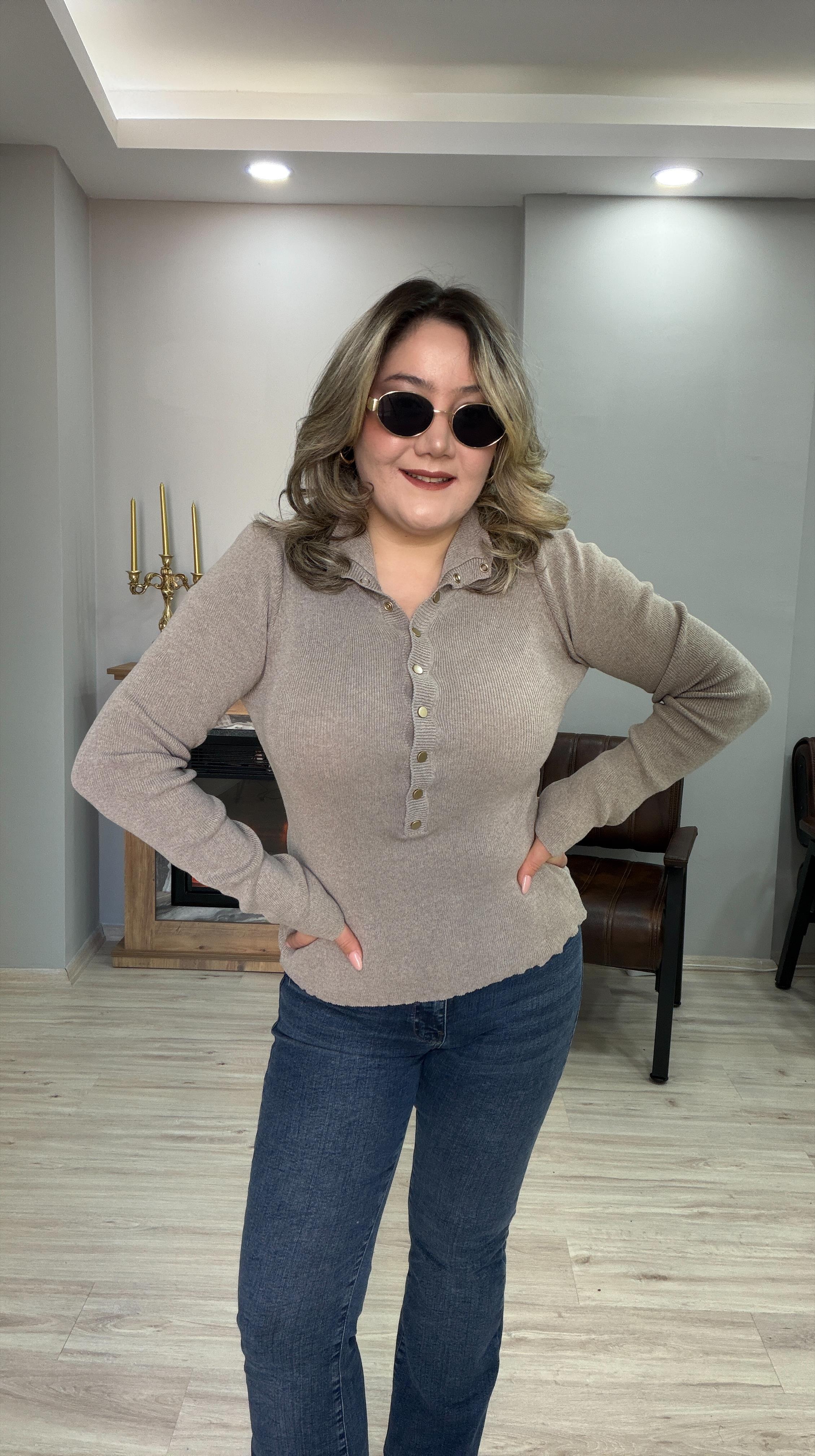 DİK YAKA ÇITÇIT DETAYLI TRİKO BEJ
