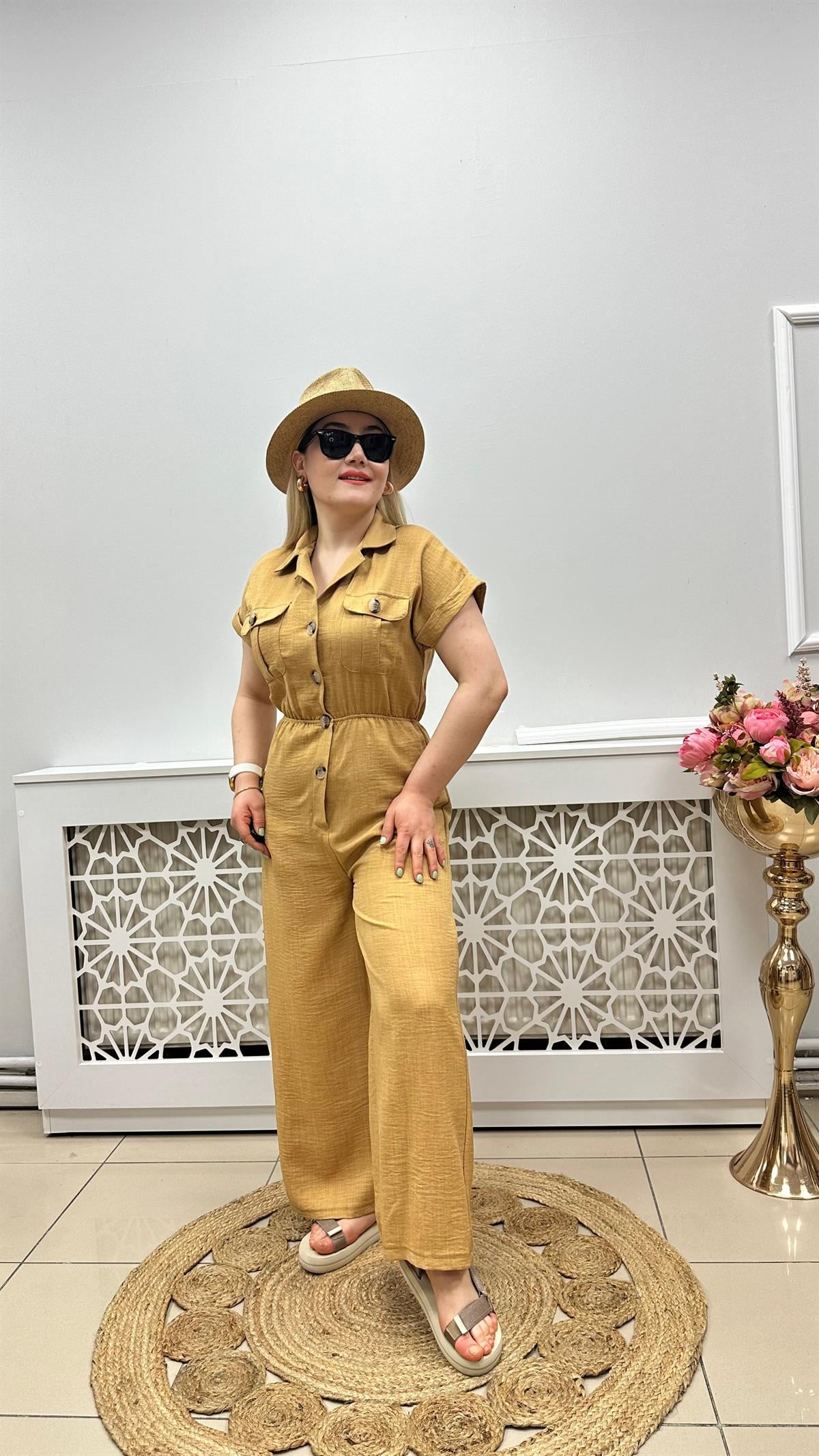 Gömlek Yaka Beli Lastikli Kemik Düğme Detaylı Tulum Camel