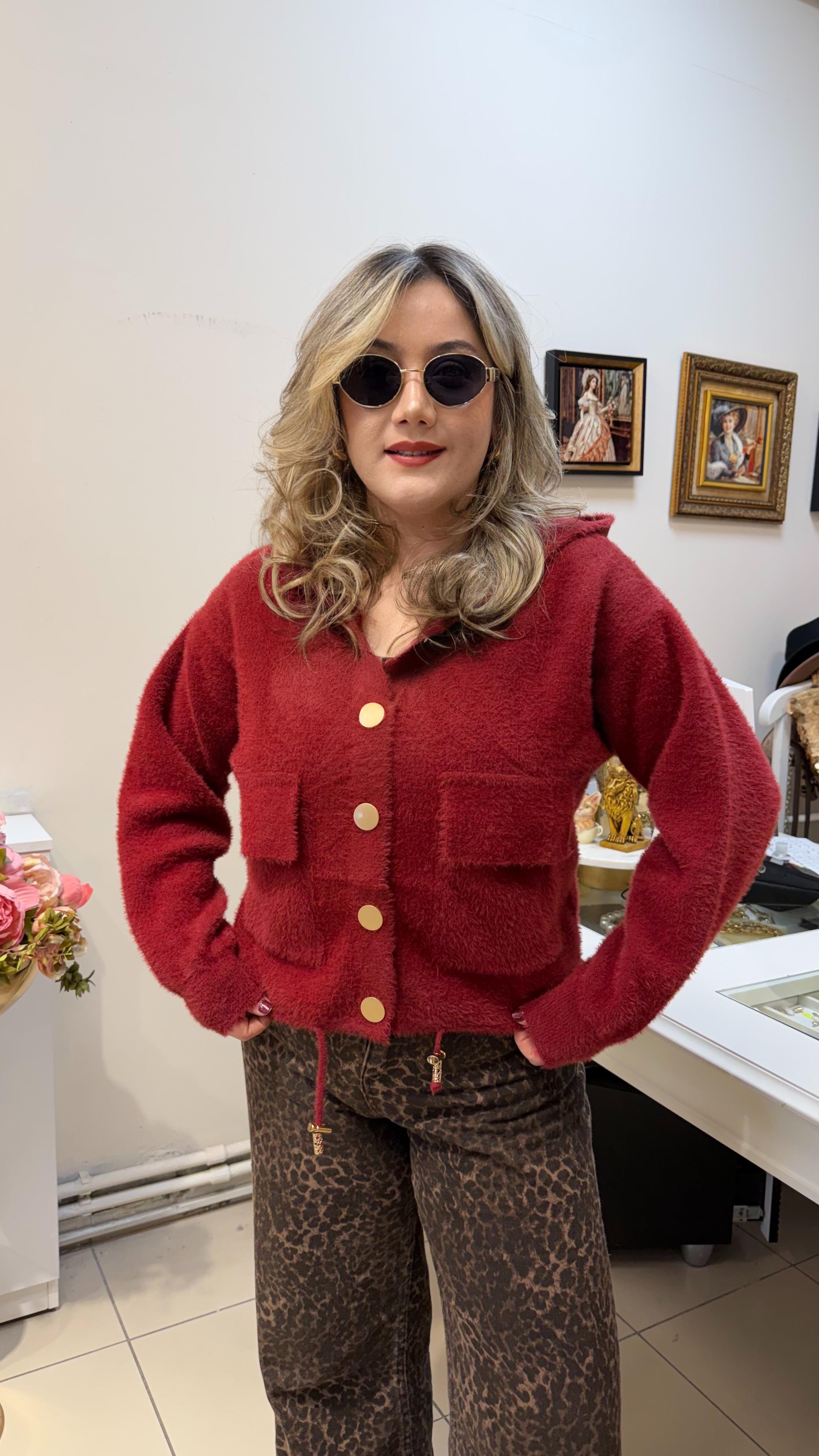 KAPÜŞONLU ANGORA DÜĞMELİ HIRKA BORDO