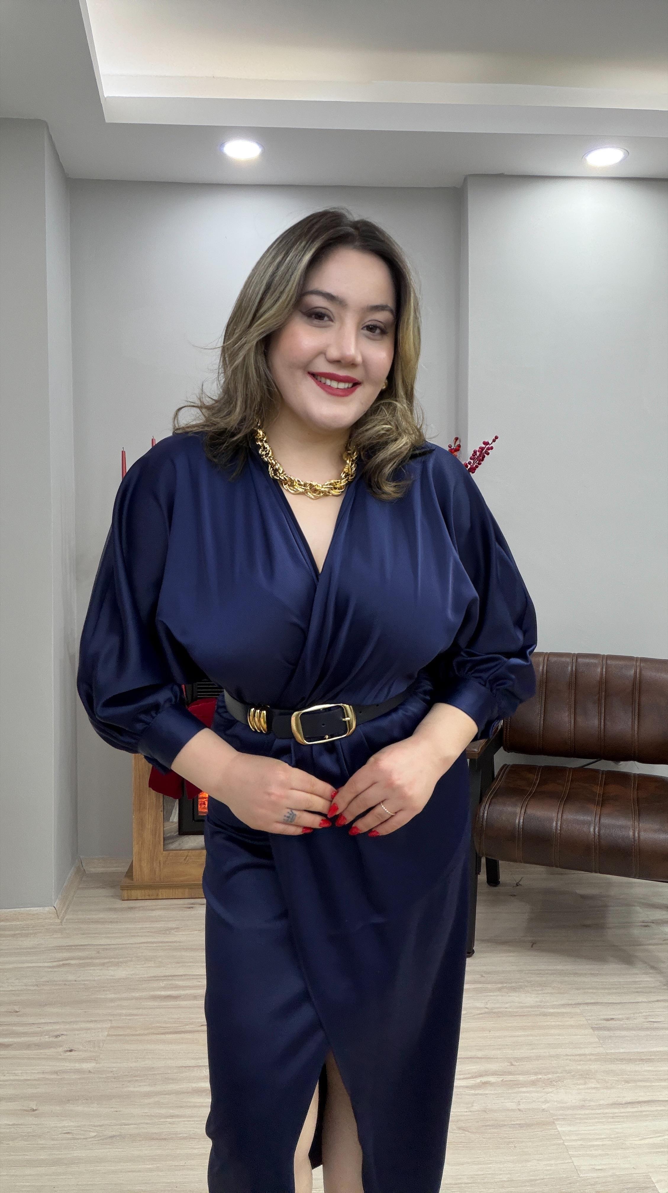 SATEN KRUVAZE KEMERLİ ELBİSE LACİVERT