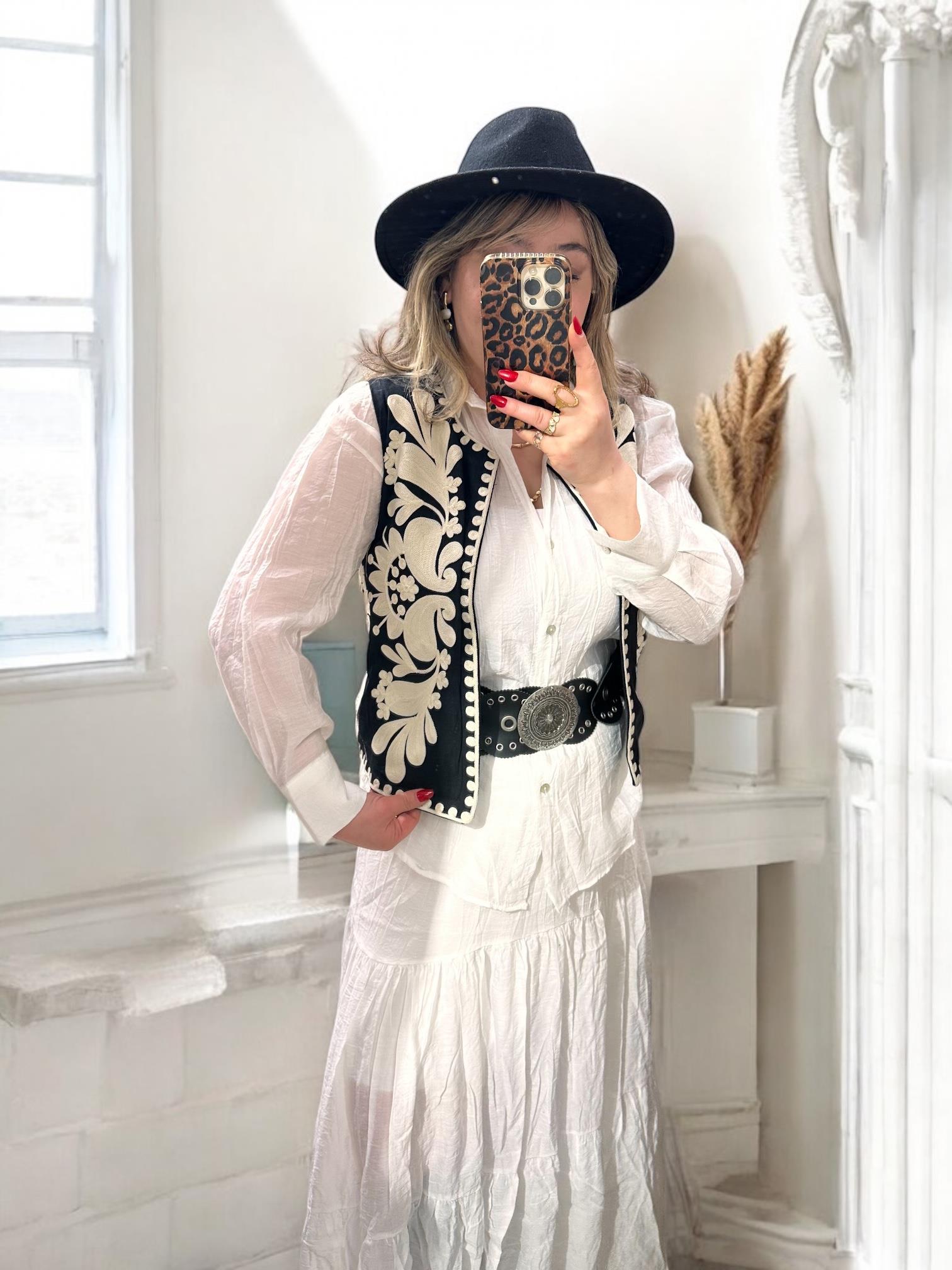 SİYAH NAKIŞLI KETEN YELEK 