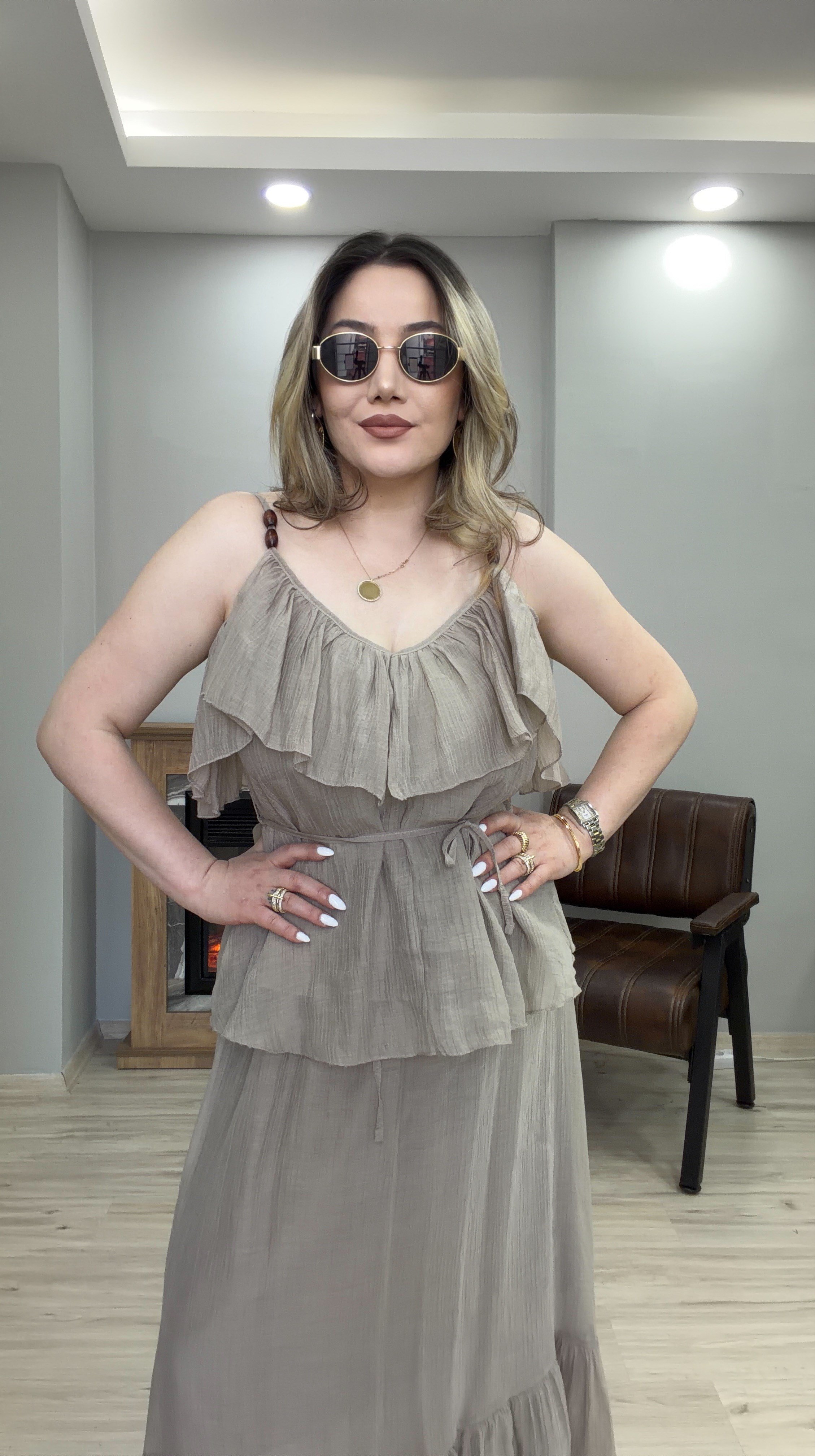 VOLANLI İP ASKILI TENSEL BLUZ TAŞ
