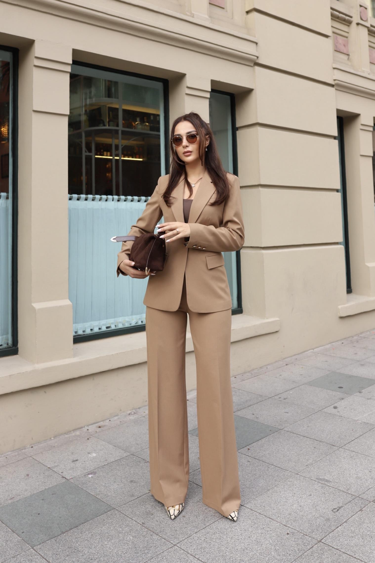 Amelia Takım - Latte 