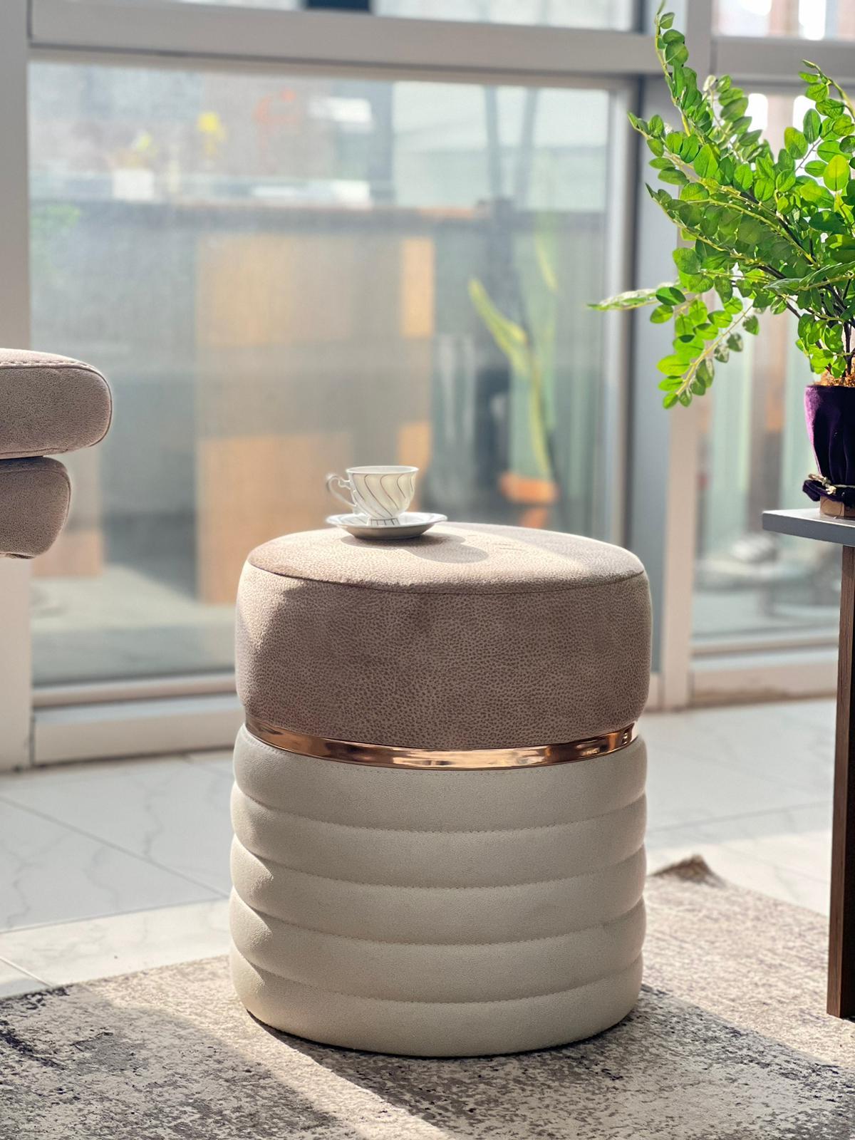 Modern Lüx Bronz Detaylı Silinebilir Nubuk Kumaşlı Puf