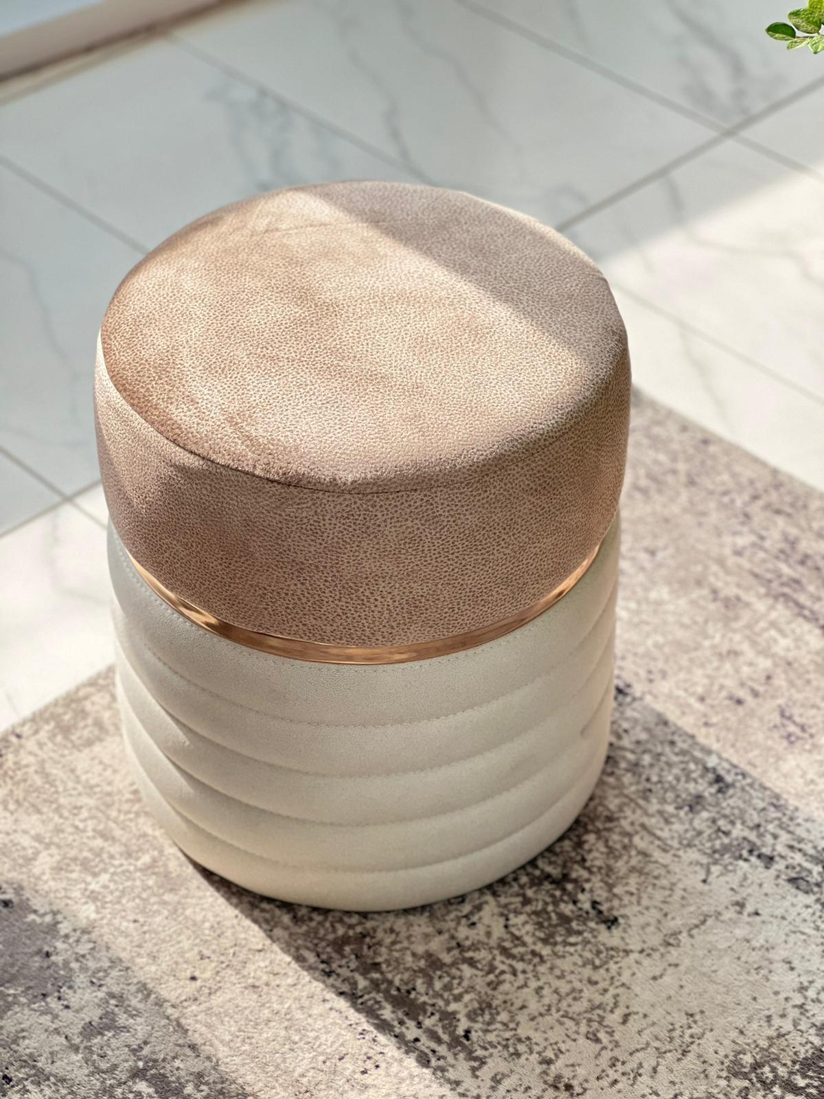 Modern Lüx Bronz Detaylı Silinebilir Nubuk Kumaşlı Puf