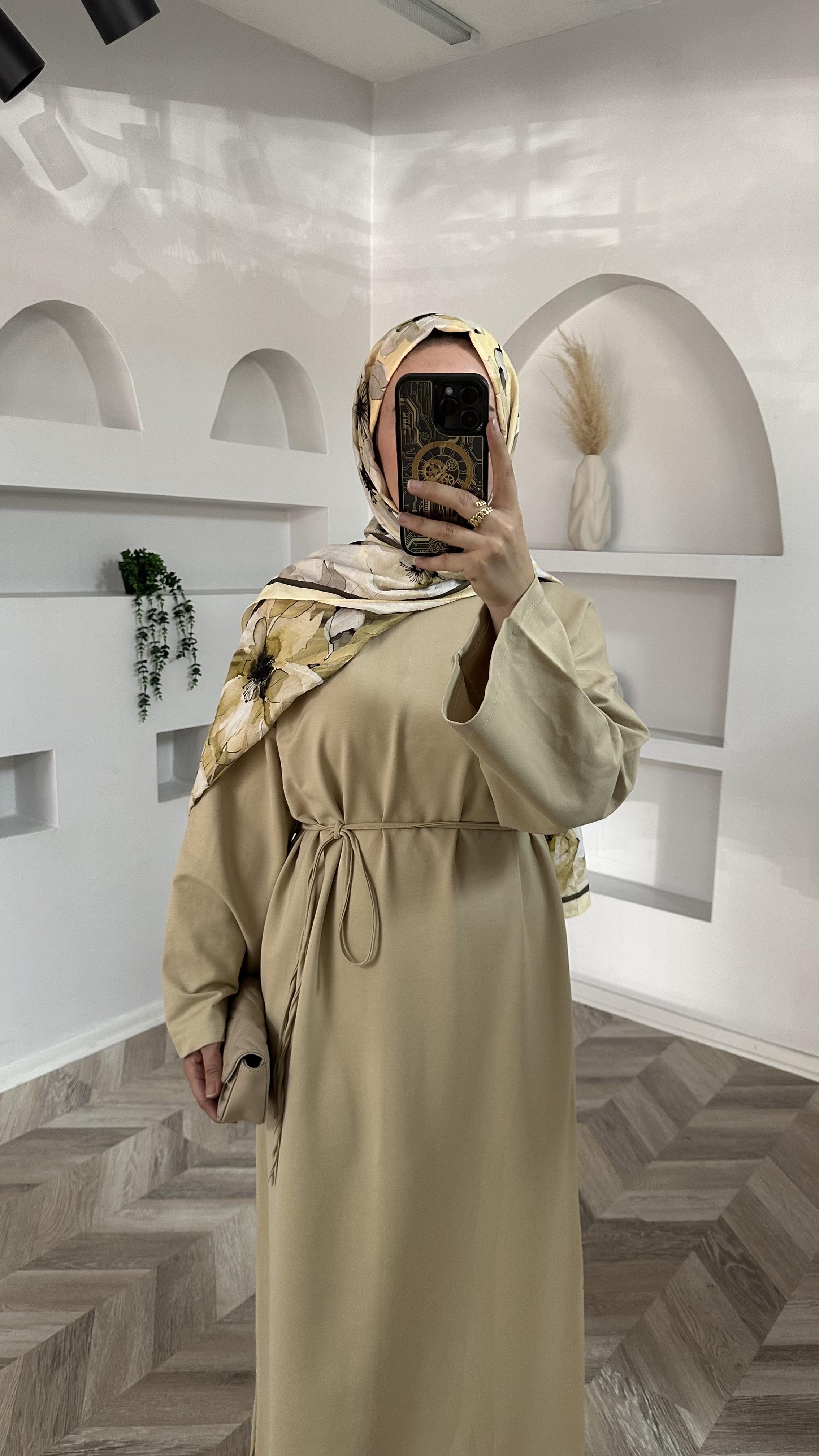 Moda elbise bej 