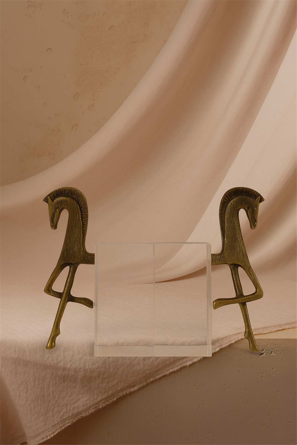 Eskitme At Kristal Kitap Tutucu