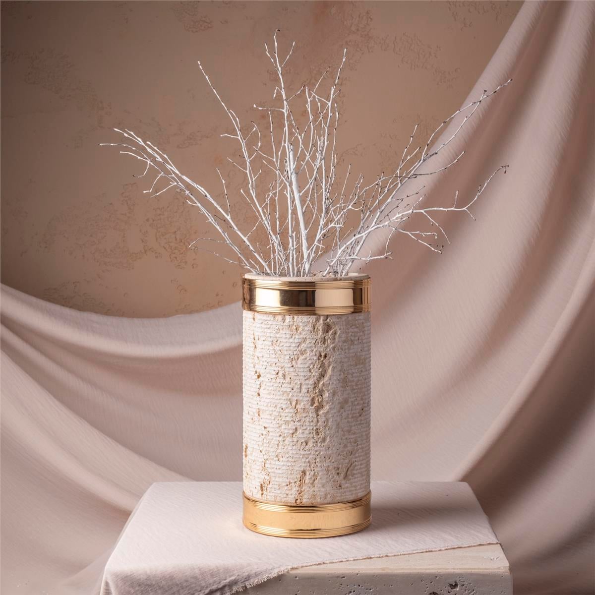 Gold  Metal Detaylı Traverten Vazo