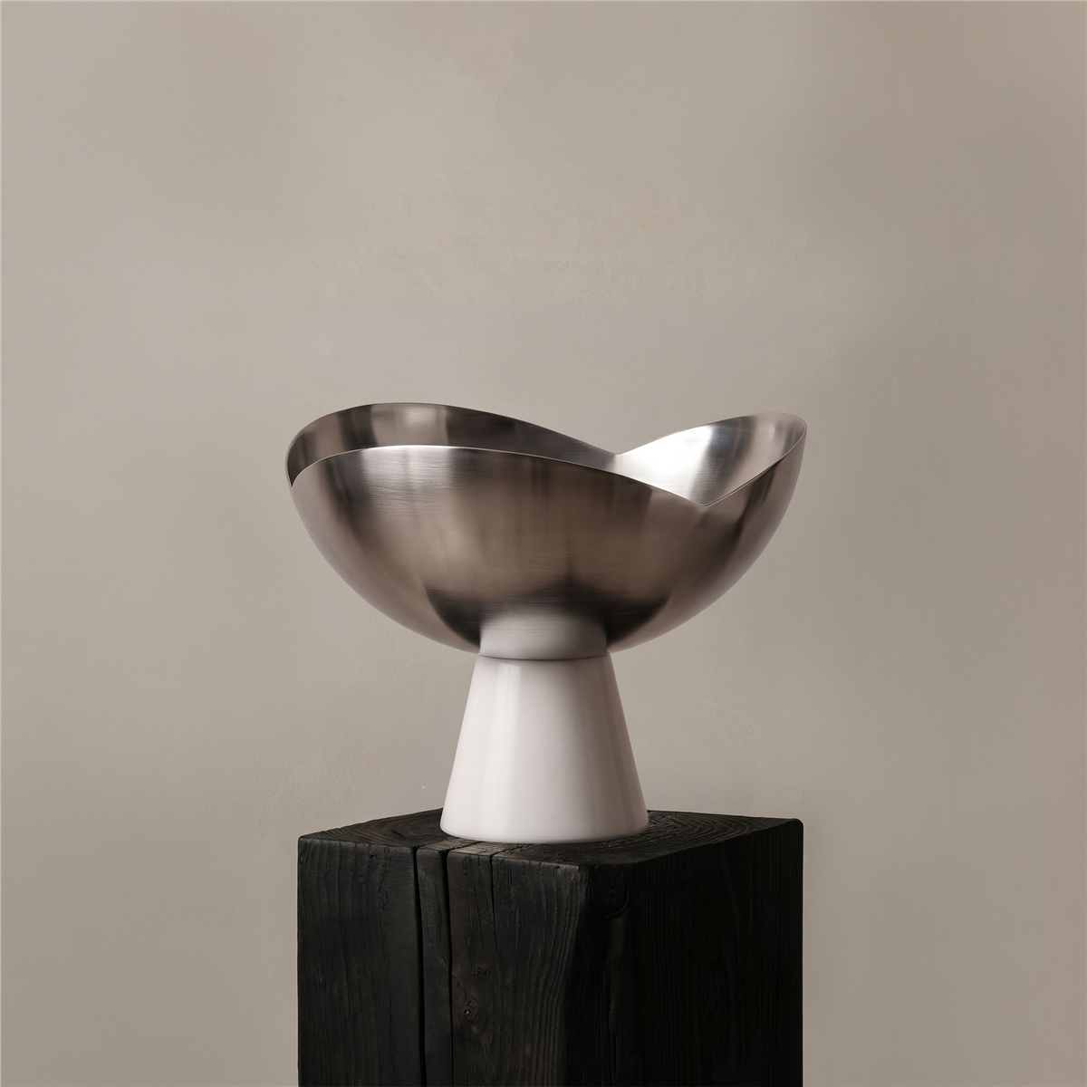 Herana Metal Dalgalı Kesim Kaideli Kase 20 cm