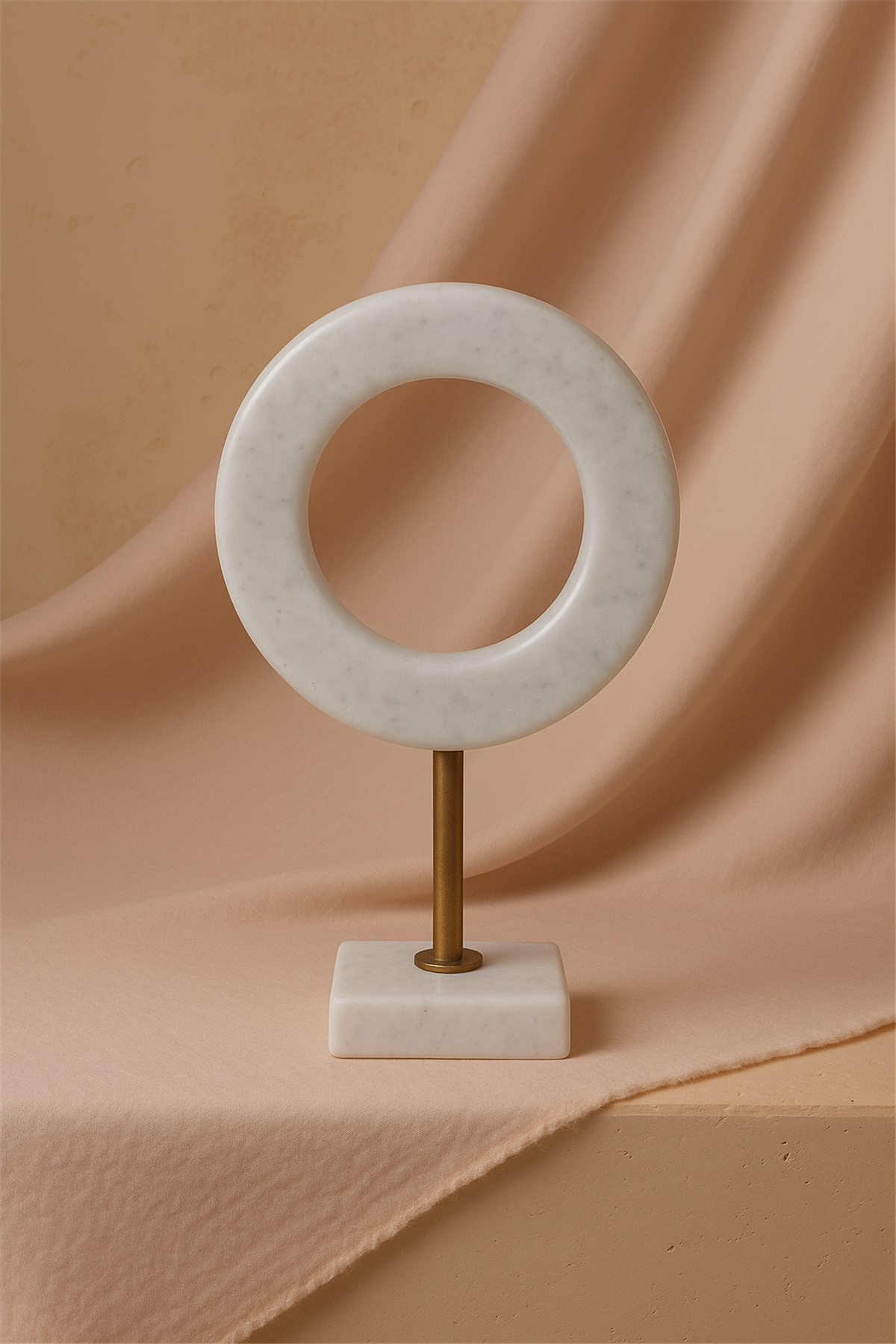 Pirinç Ayaklı Mermer Obje Beyaz 27Cm