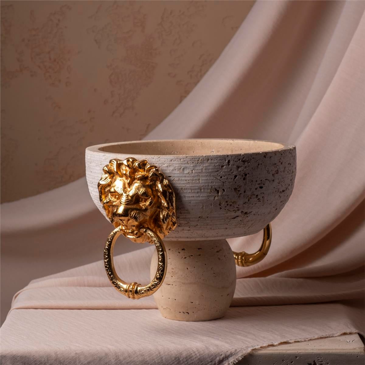 Aslan Başlı Traverten Kase