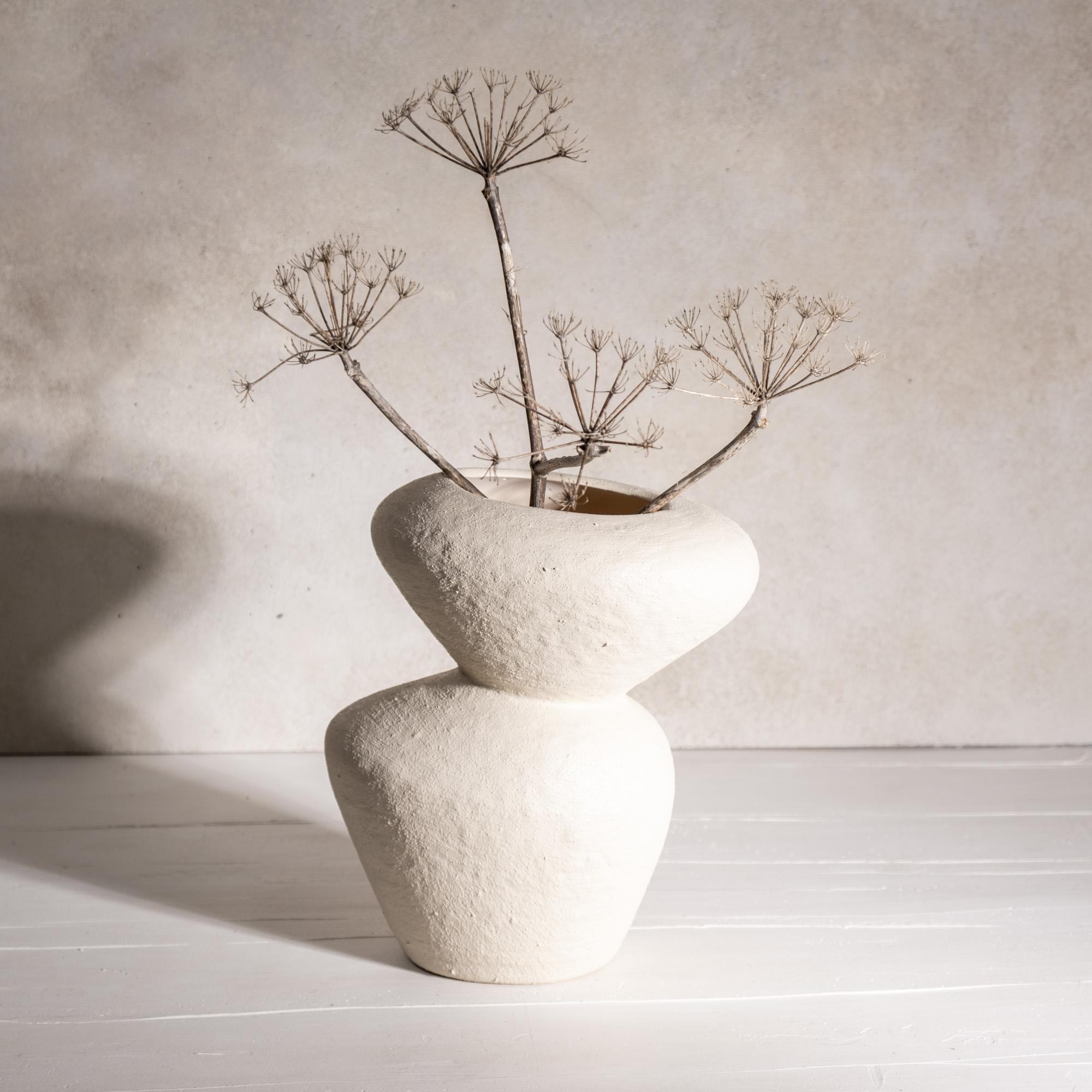 Krem Kaya Vazo Küçük Boy