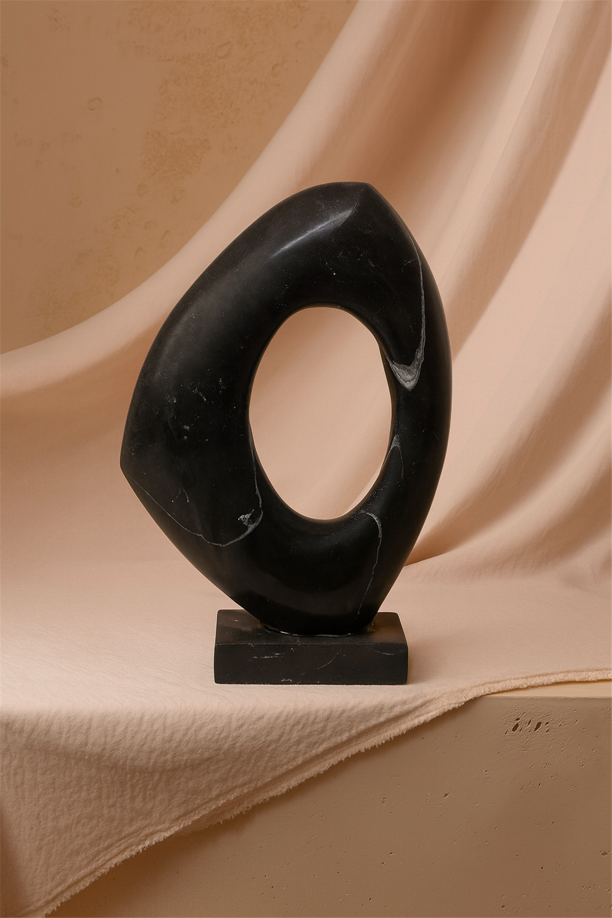 Beyaz Dalgalı Mermer Obje