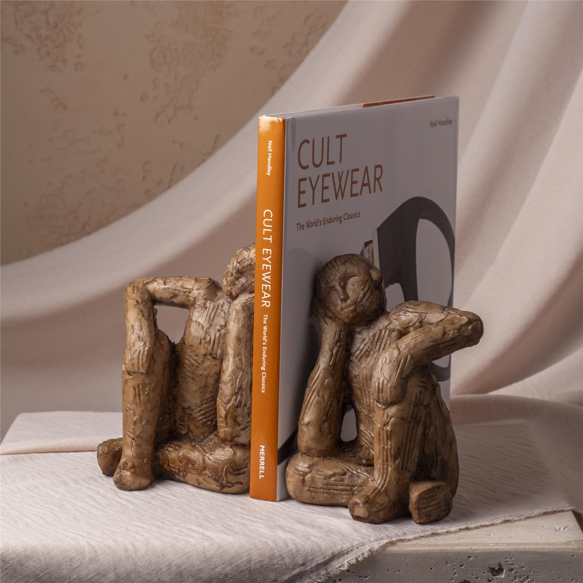 Heykel Adam Kitap Tutucu - Patine