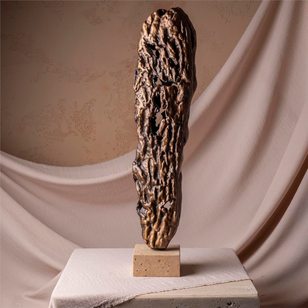 Eskitme Uzun Soyut Heykel 