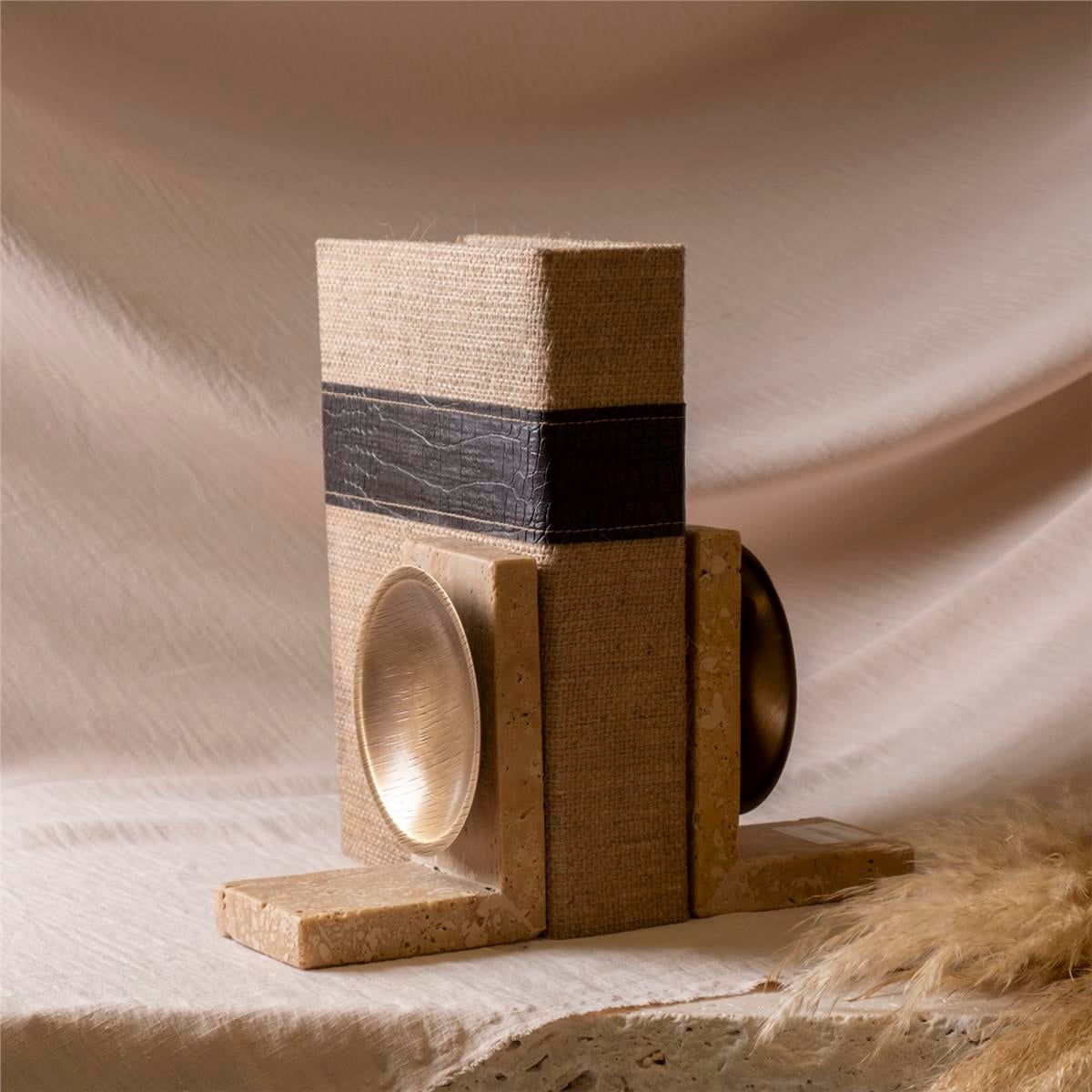 Boulvard Kitap Tutucu