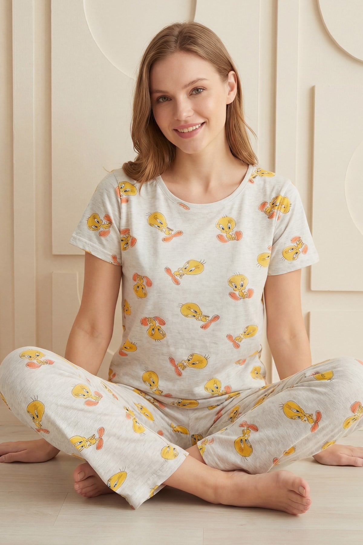 Kadın Çizgi Film Karakteri  Desenli Bisiklet Yaka Kısa Kol Altı Uzun Penye Pijama Takımı