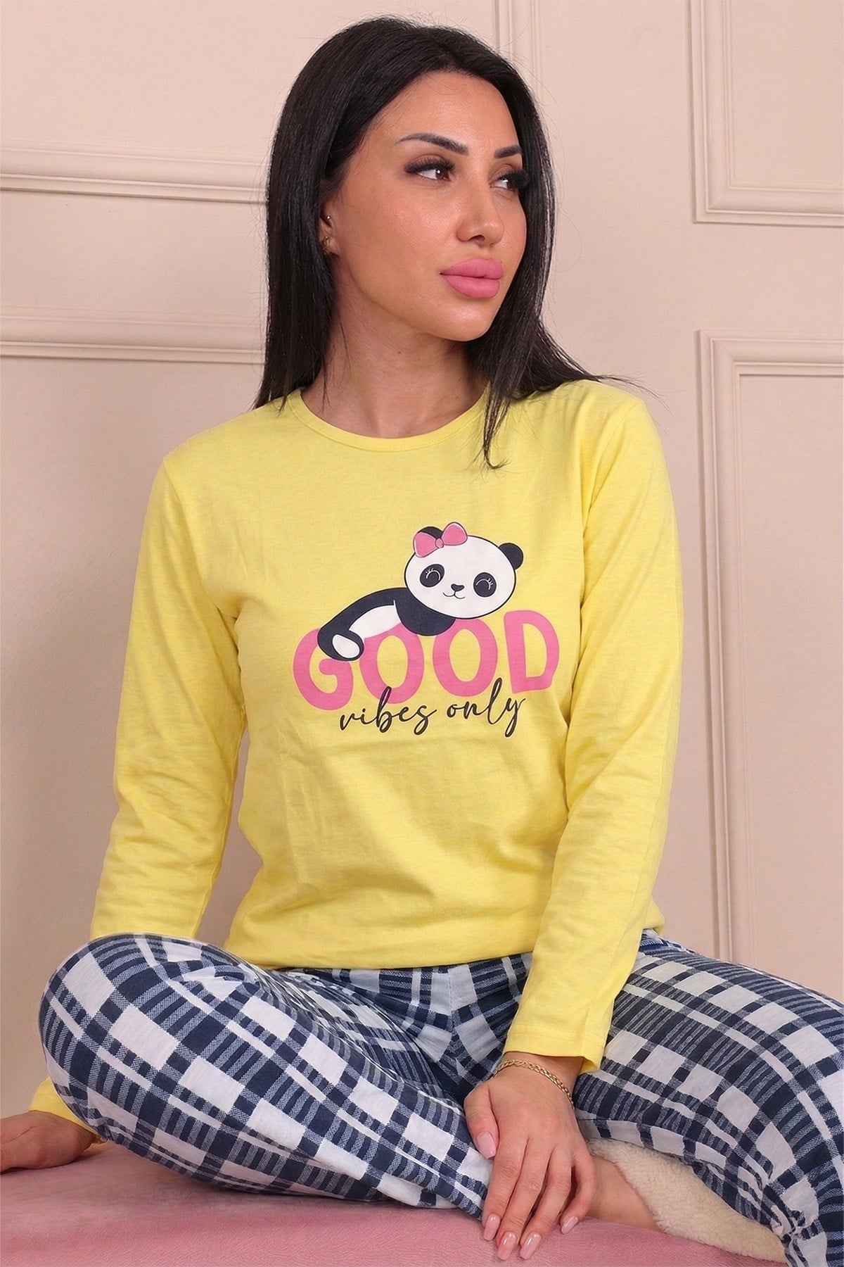 Kadın Good Sloganlı ve Altı Ekose Desenli  Penye Pijama Takımı