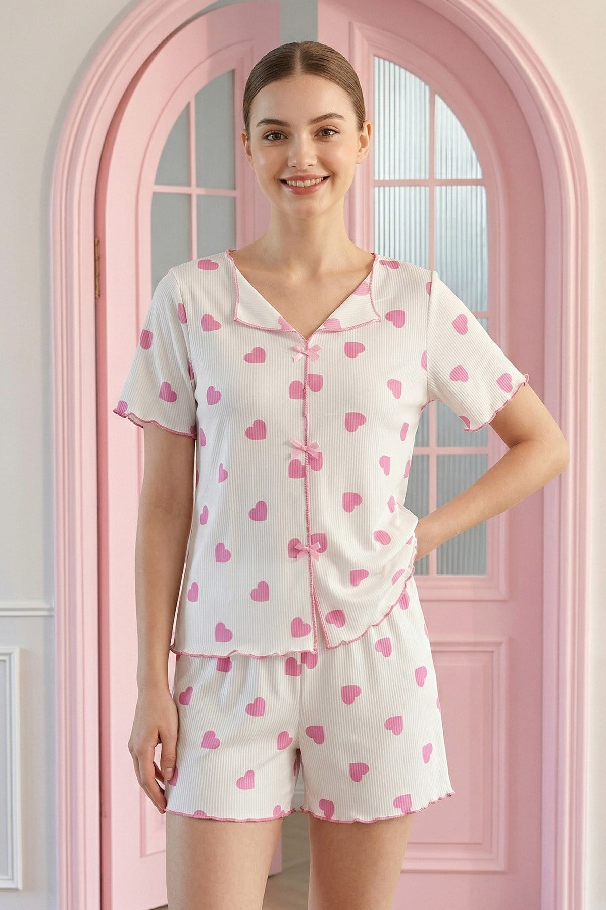Kadın Kalp Desenli Biyeli V Yaka Kısa Kol Şortlu Serin Tutan Viskon Kaşkorse Pijama Takımı